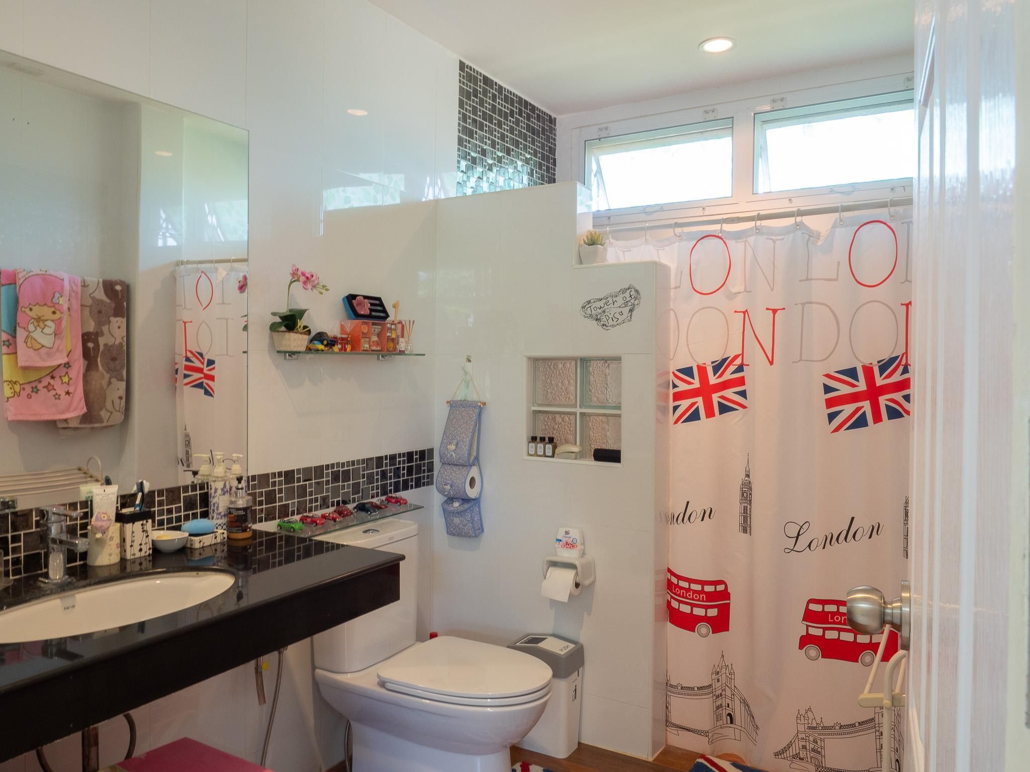 Baan Tem Jai Khao Yai Family Villa