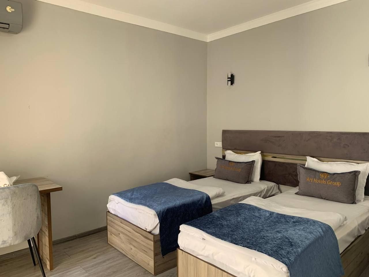 Shams Art Double Room with Two Double Beds