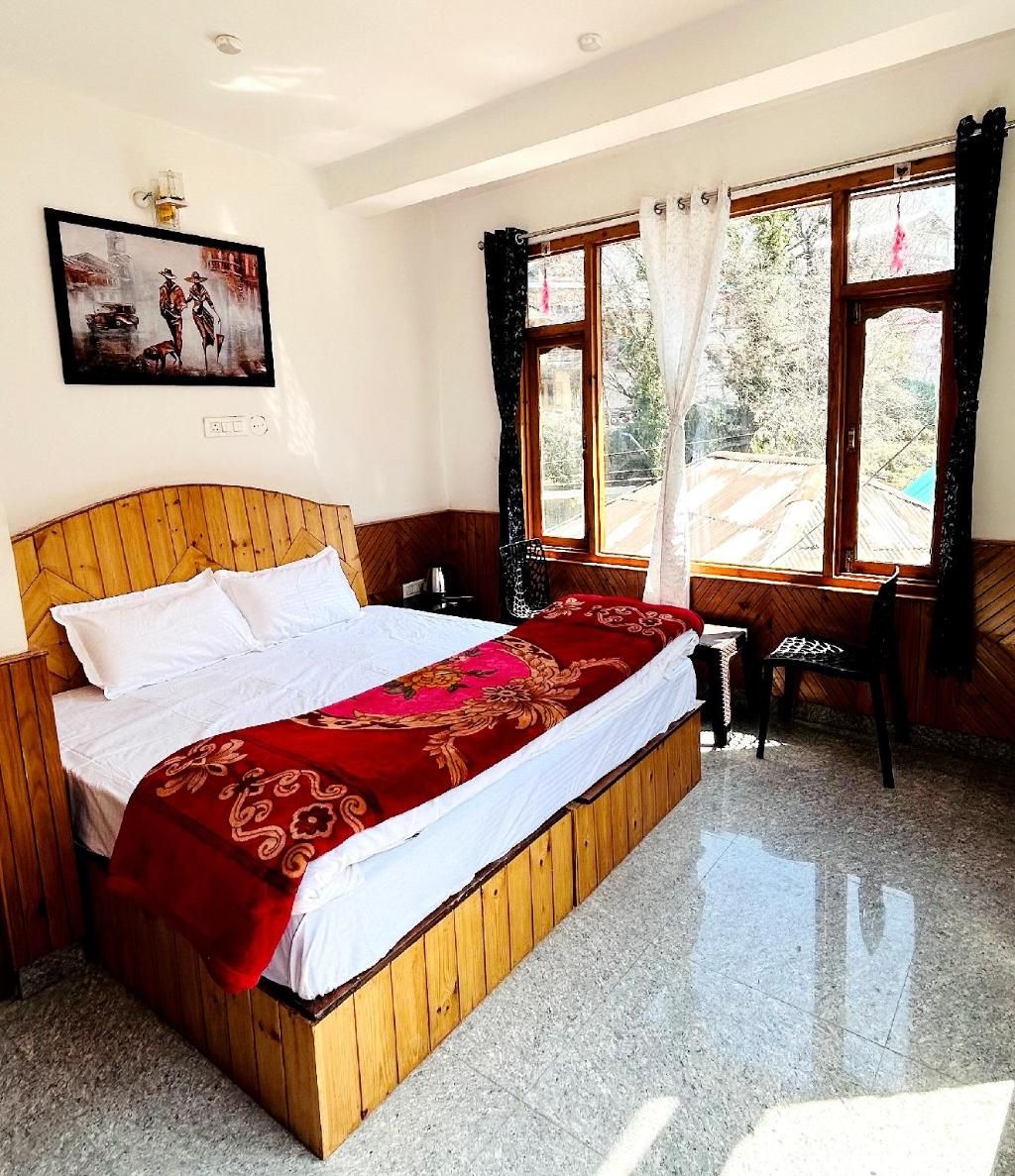 Clovees's Rooms and Cafe
