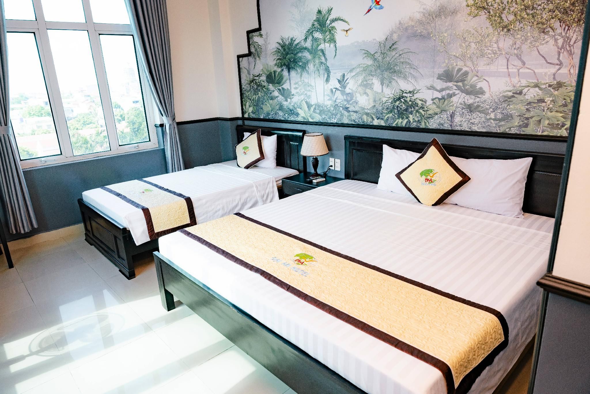 Triple - 1 Queen 1 Single