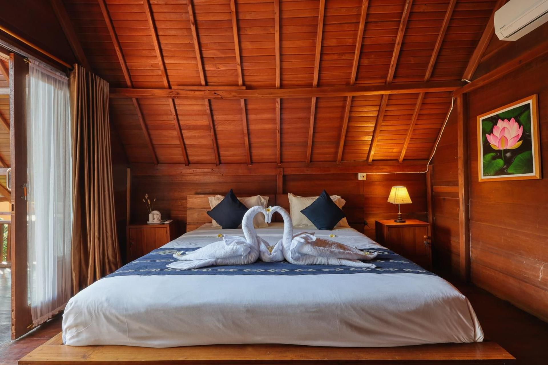 Manyama Bungalow Double Room with Private Bathroom 3