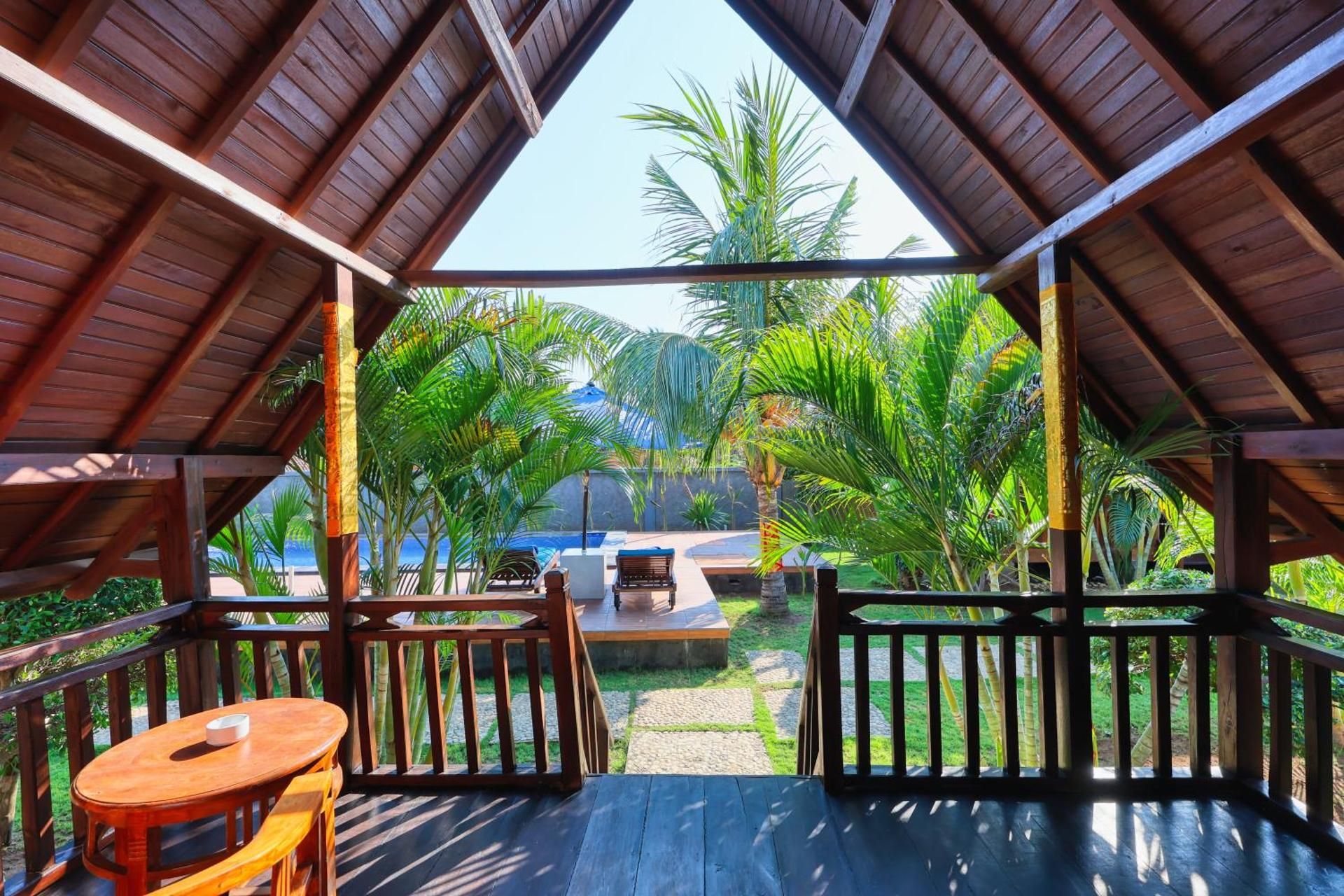 Manyama Bungalow Double Room with Private Bathroom 4