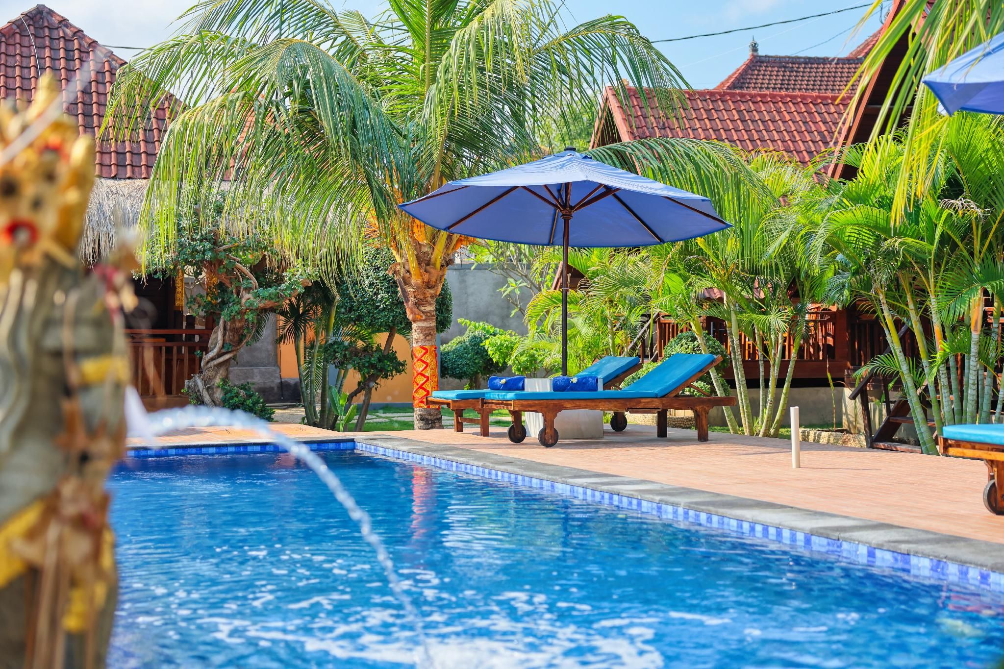 Swimming pool [outdoor]