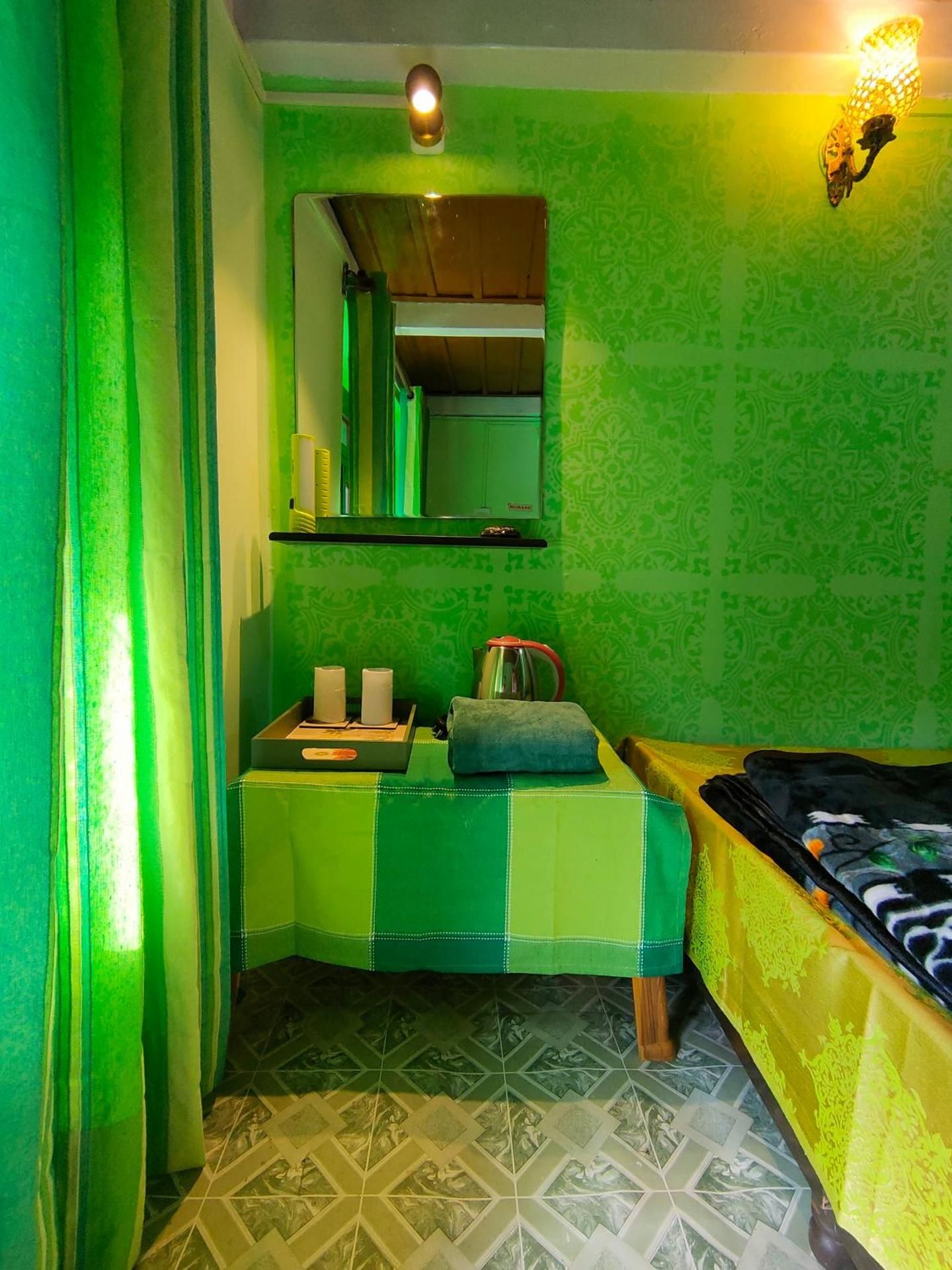 BOBKIN'S ARYAN HOMESTAY 