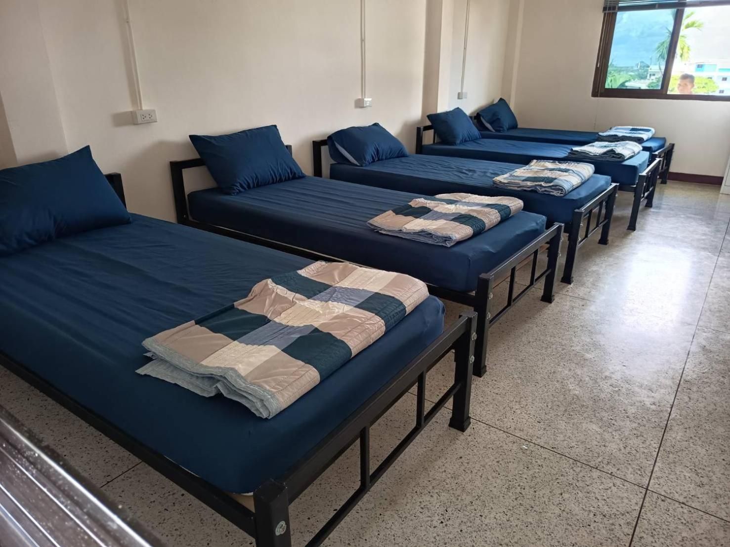 Doctor Thanut's Hostel Shared Dormitory, Women only, Non-Smoking