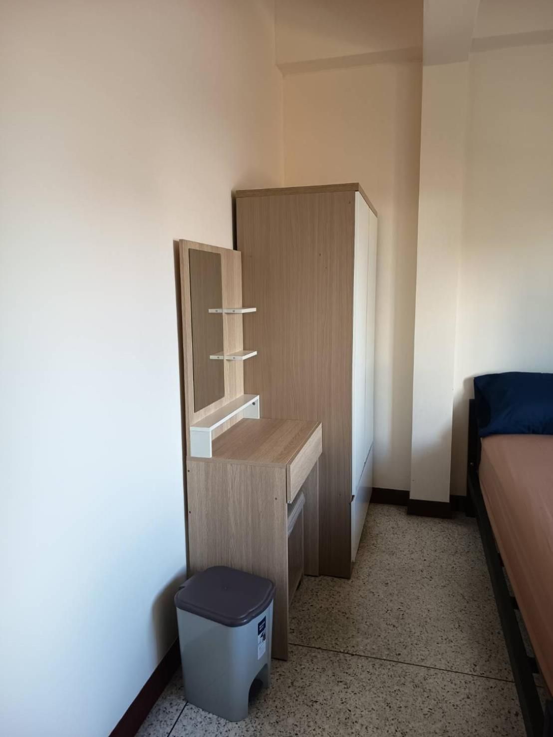 Doctor Thanut's Hostel Double Room with Shared Bathroom 7