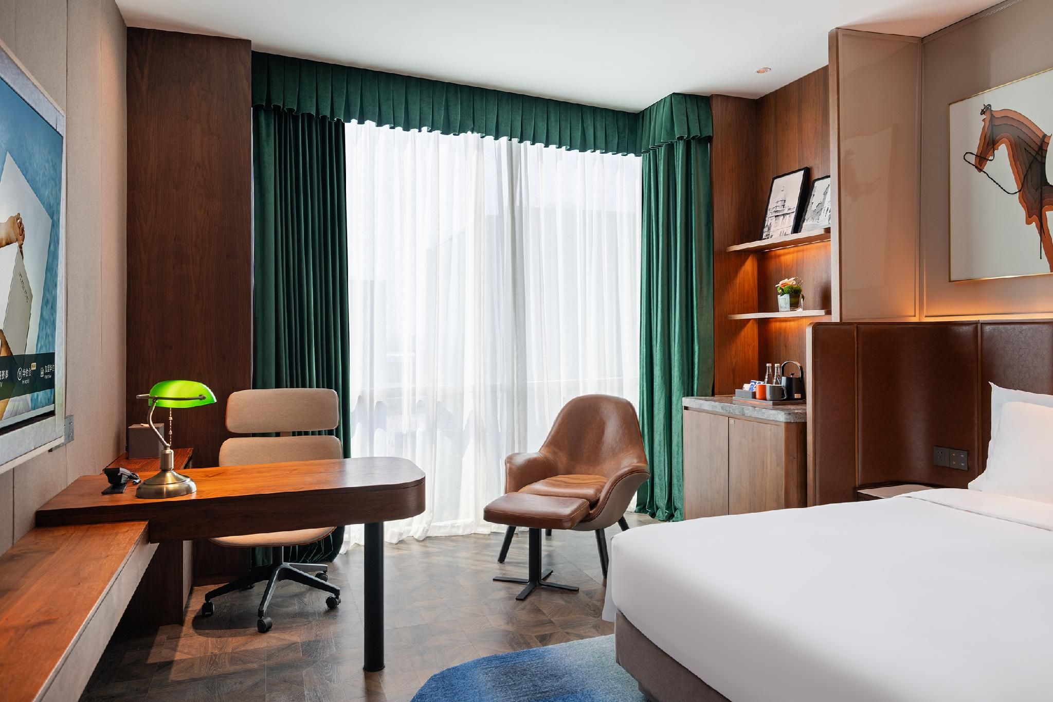 Deluxe Room with one King-size bed