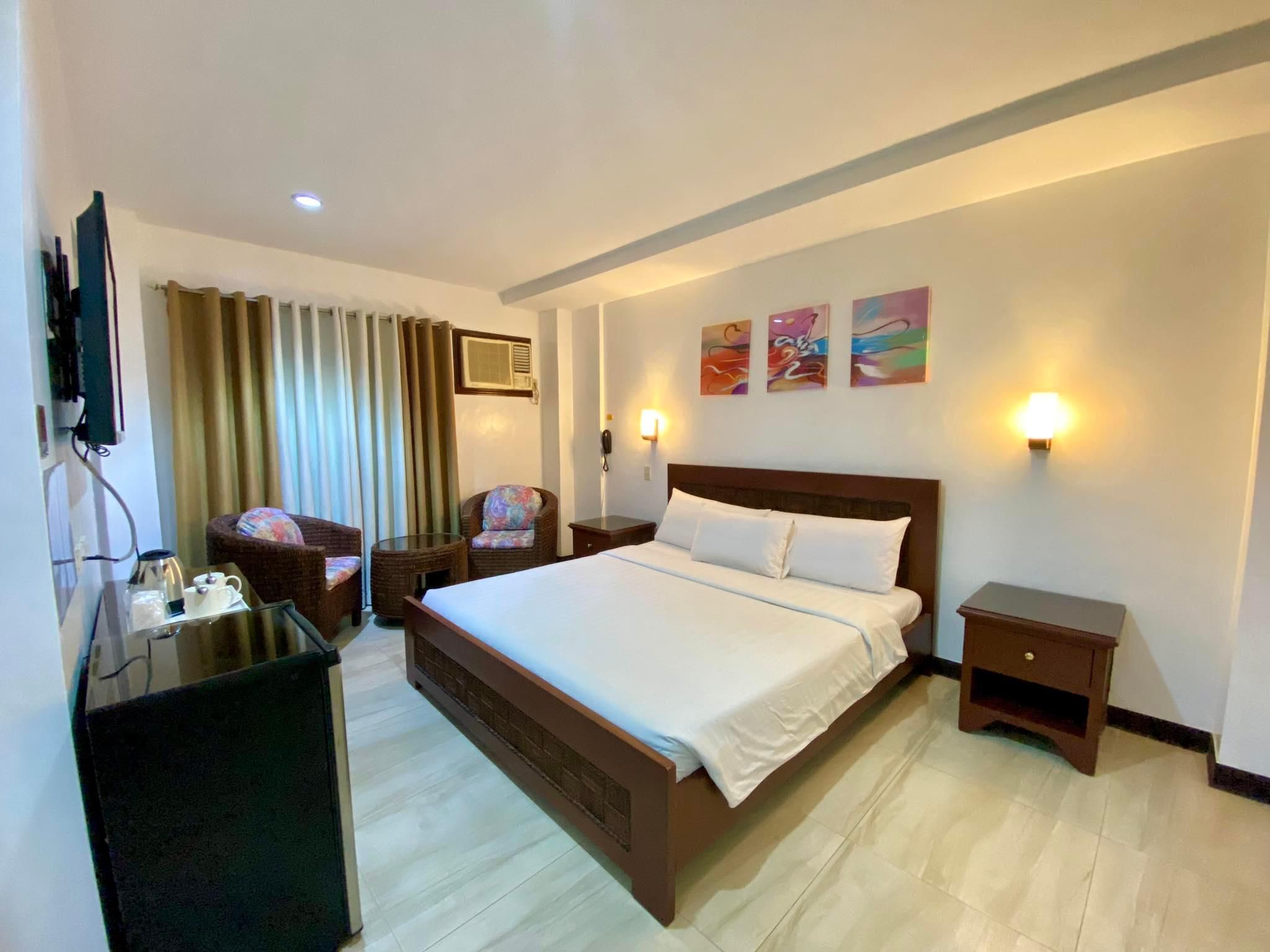 Suite 1 King Bed Non-Smoking