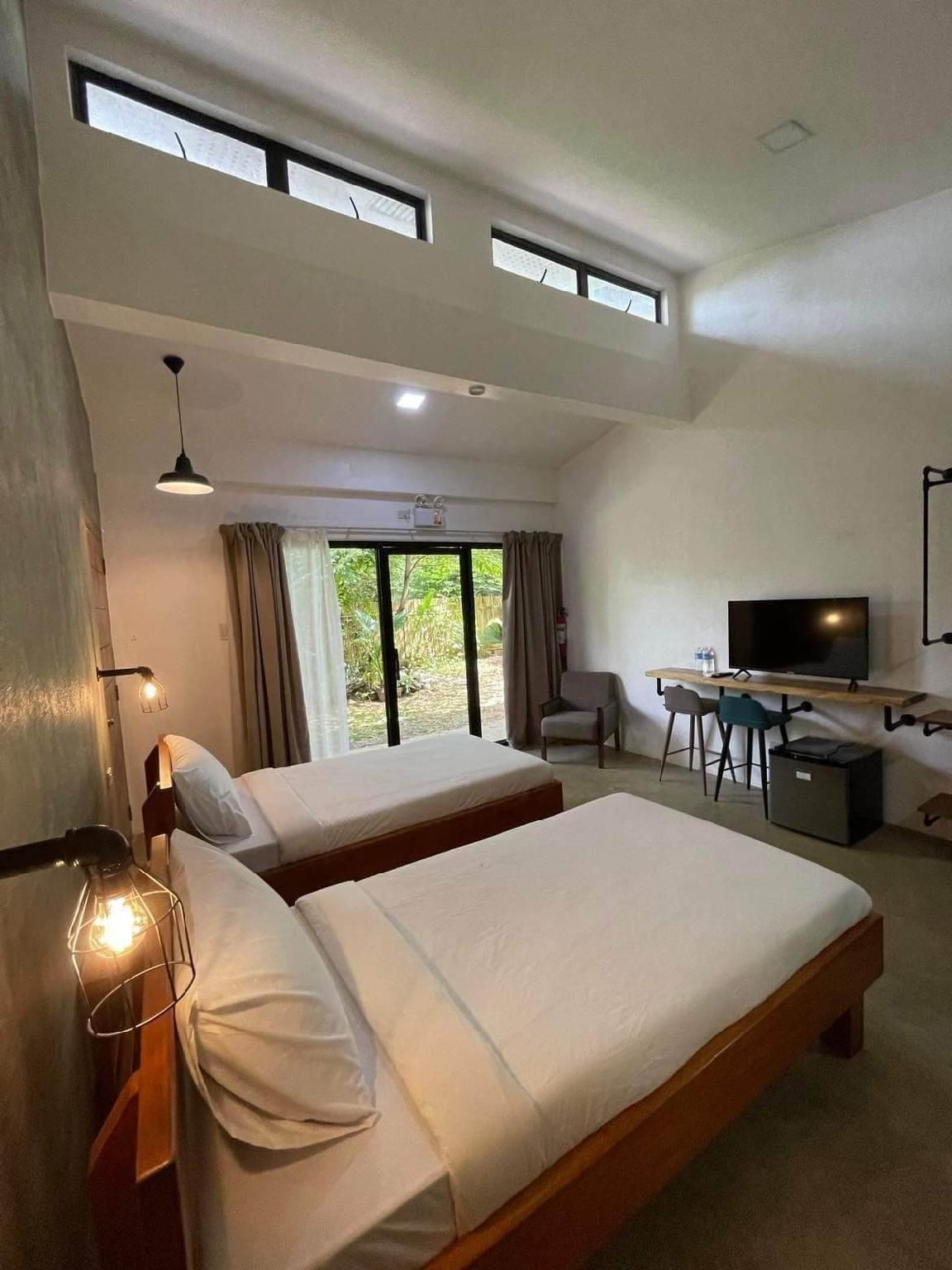 Summer Days Deluxe Twin Room - Non-Smoking