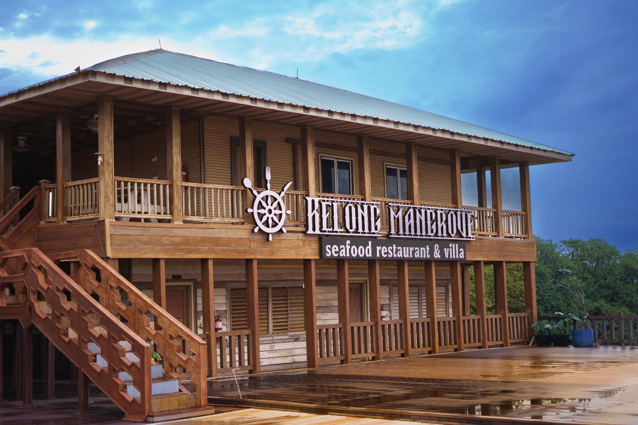 Kelong Mangrove Seafood Restaurant & Villa