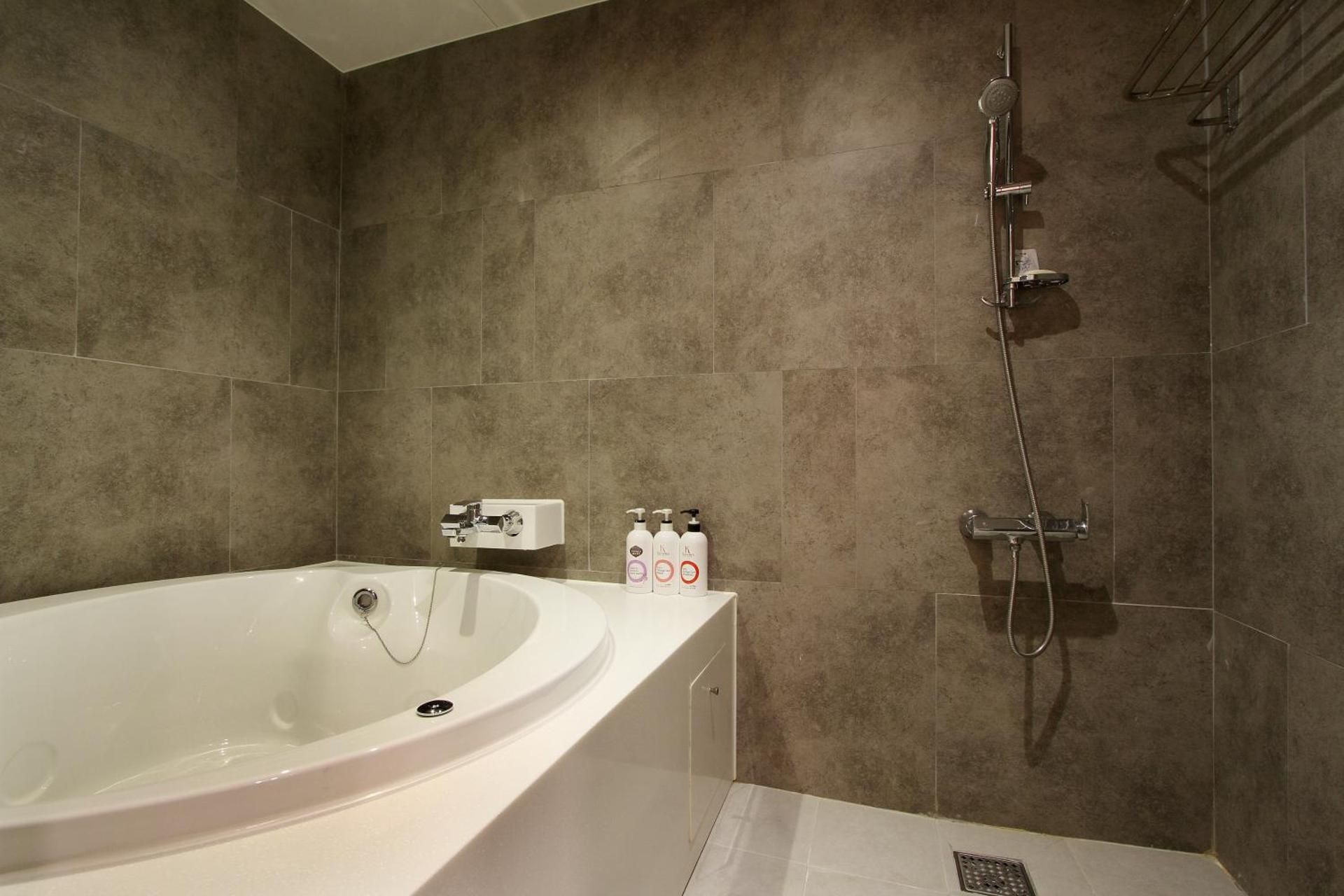 Bando Tourist Hotel Deluxe Double Room 3