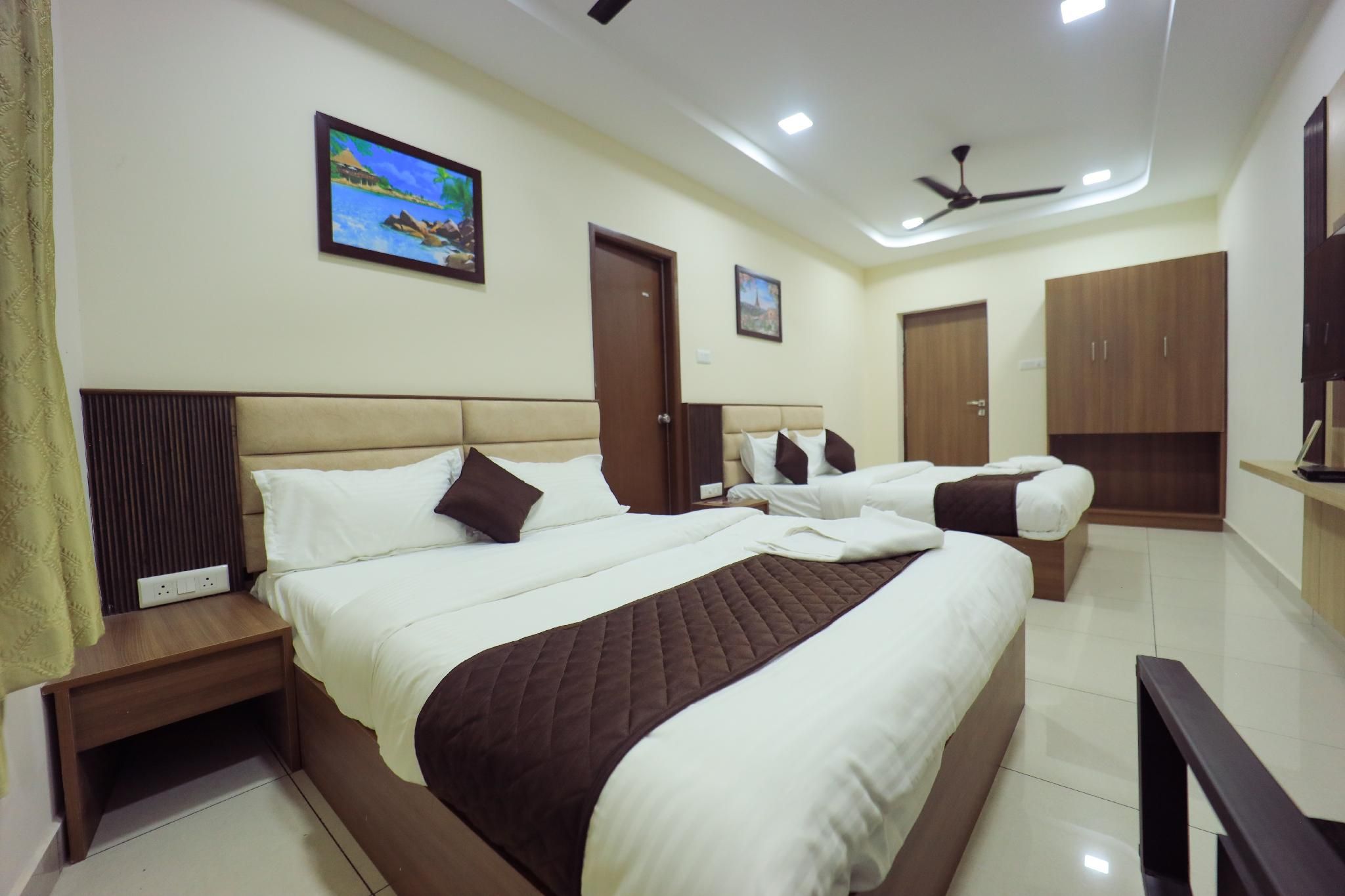 Super Deluxe Family Room