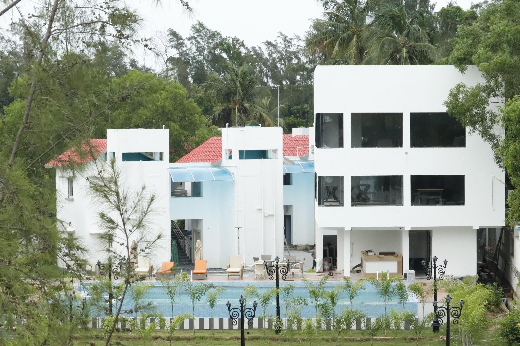 Jowar Hotel & Resort