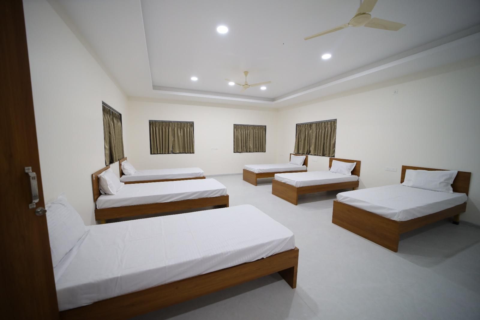 Hotel Shivjanmabhumi Resort Bed in 10-Bed Mixed Dormitory Room 2