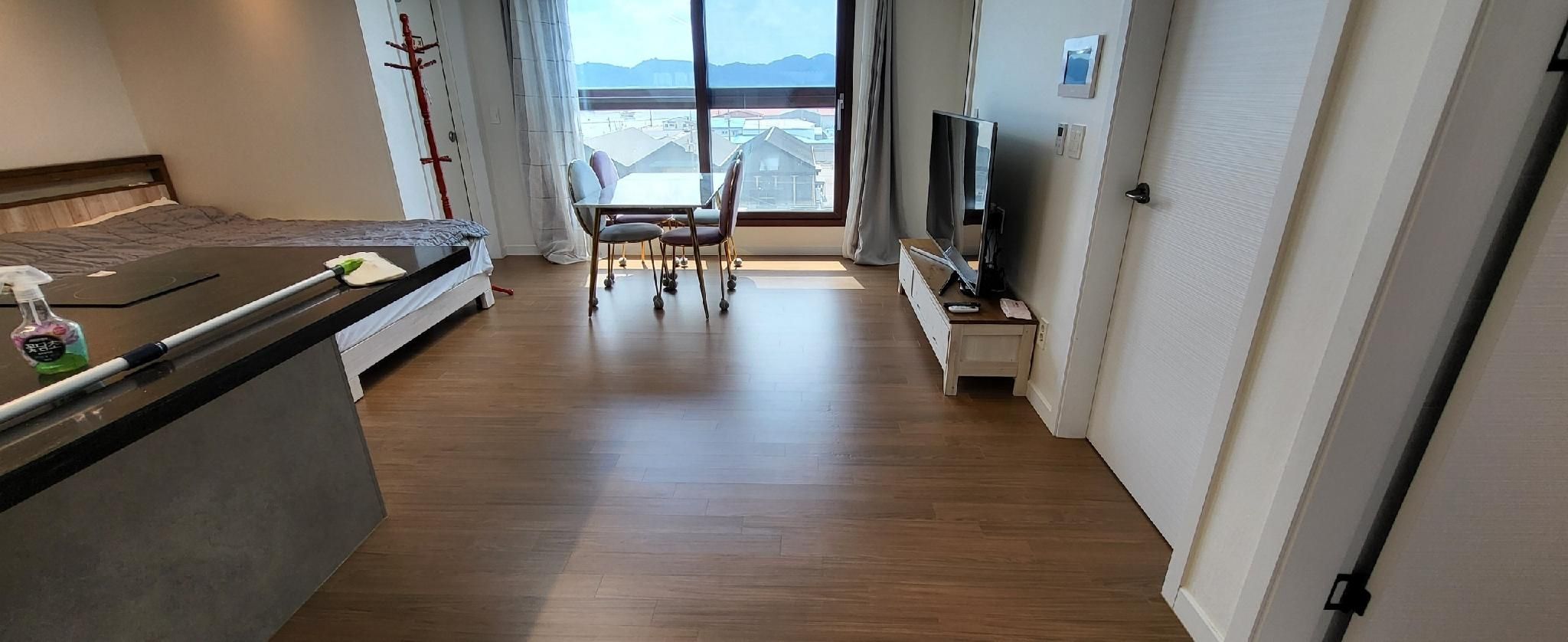 Gold River  Family Room Beach View 2