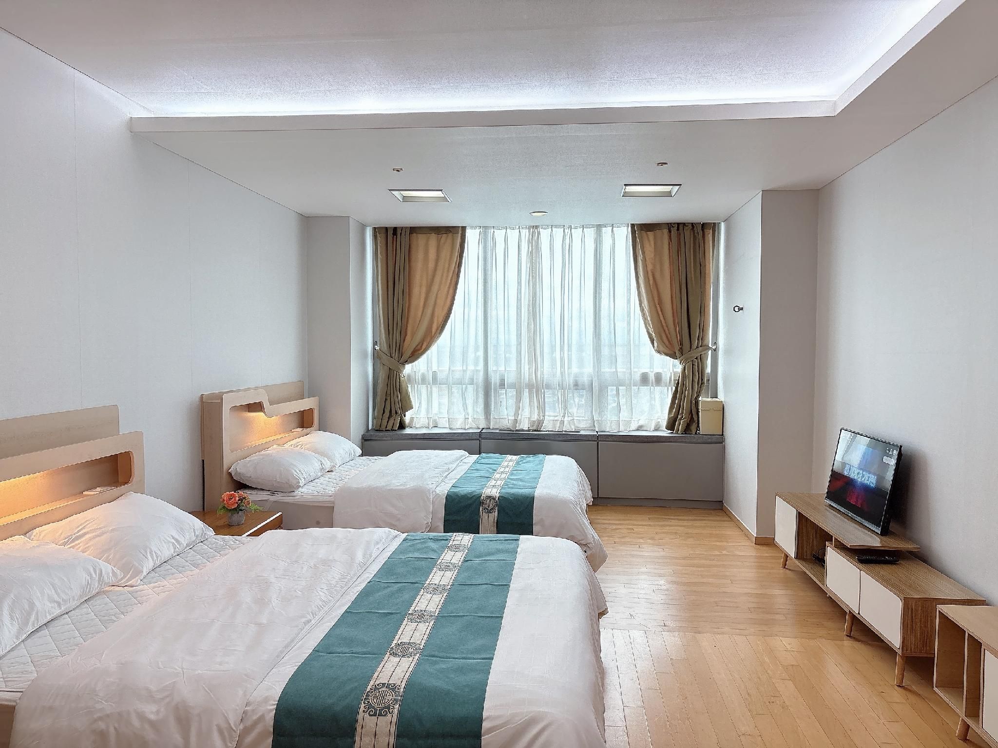 Cozy House Twin Standard