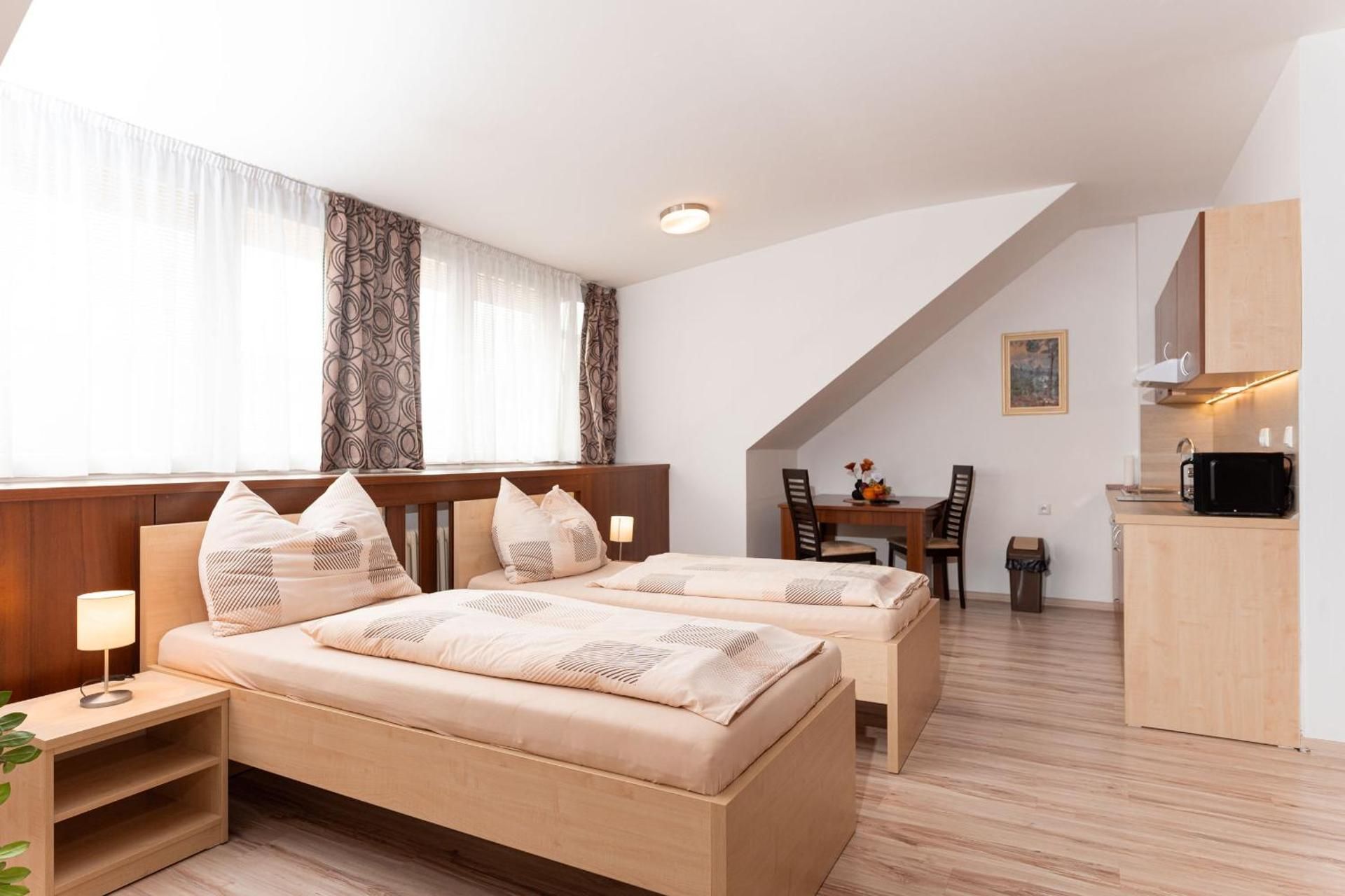 SISI Pension Superior Twin Room