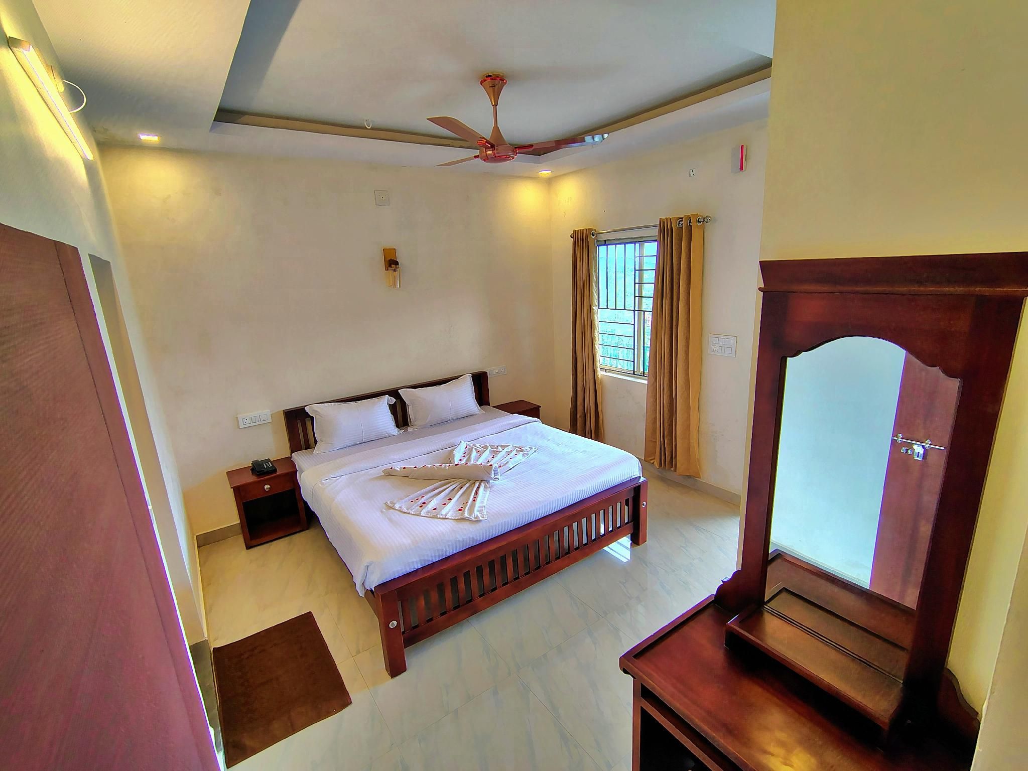 The Autumn by Maat Hotels Garden View