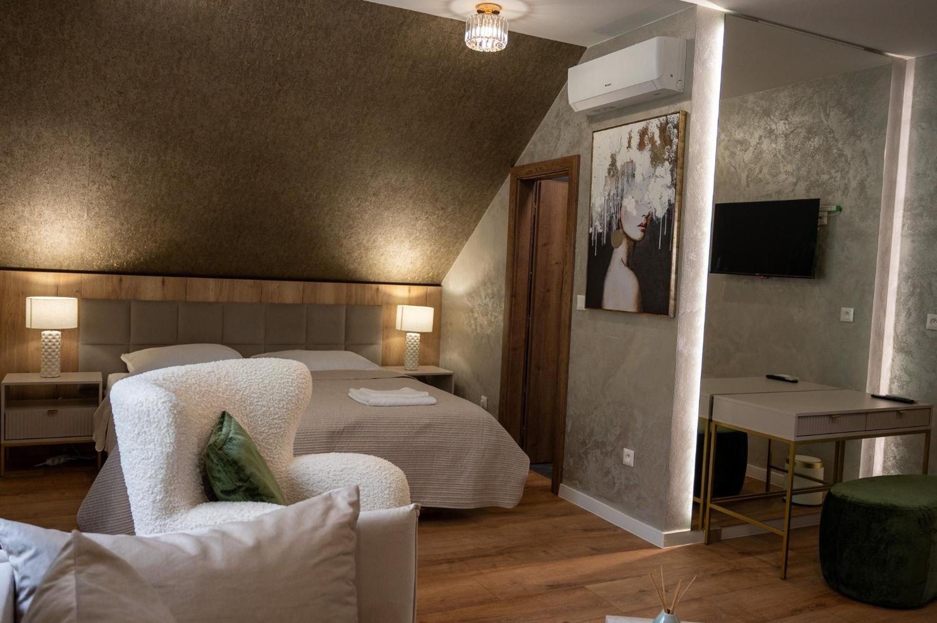 Molo Pension Large Twin Room 2