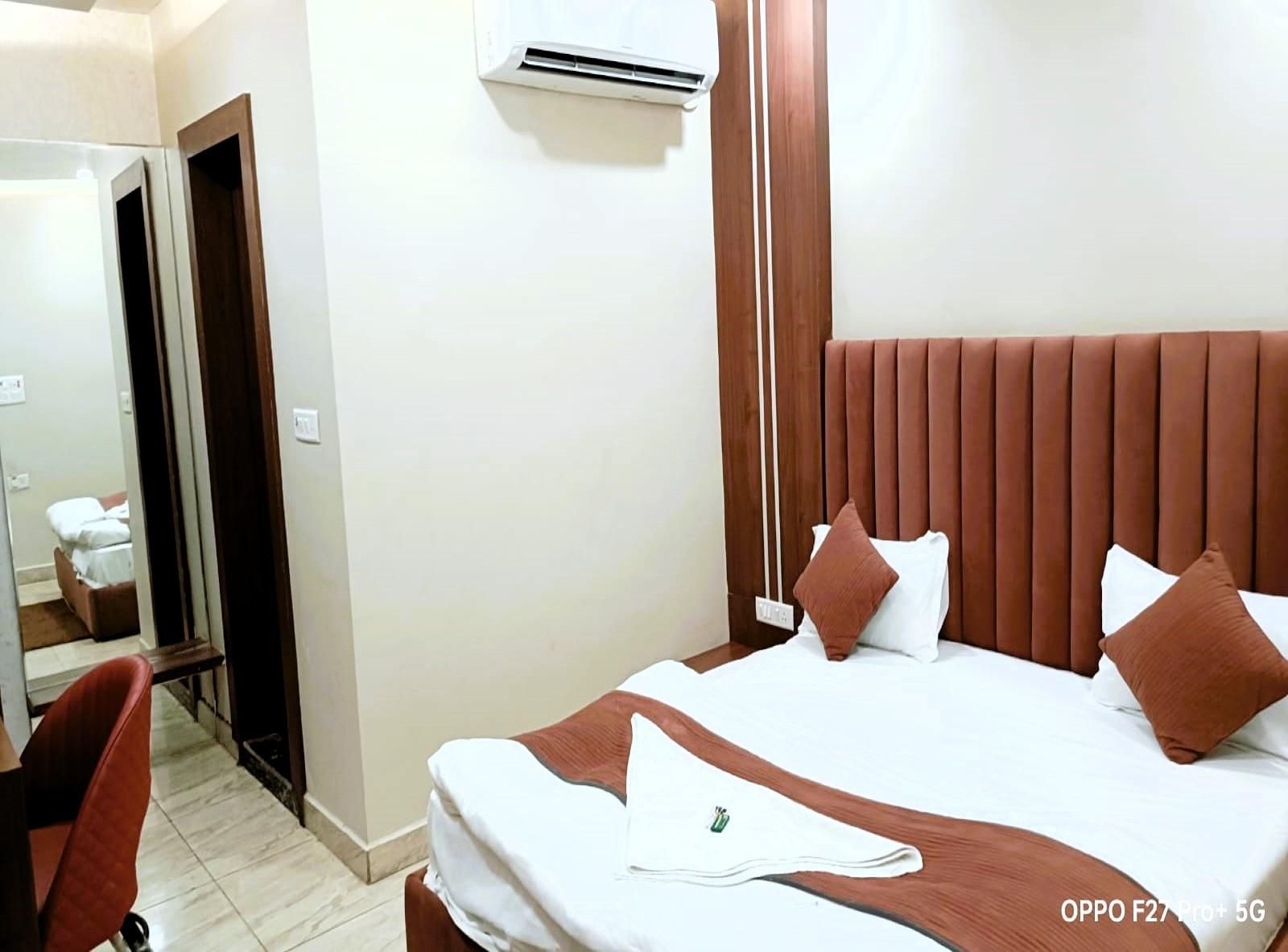 New Navodaya Sarovar Standard Double Room