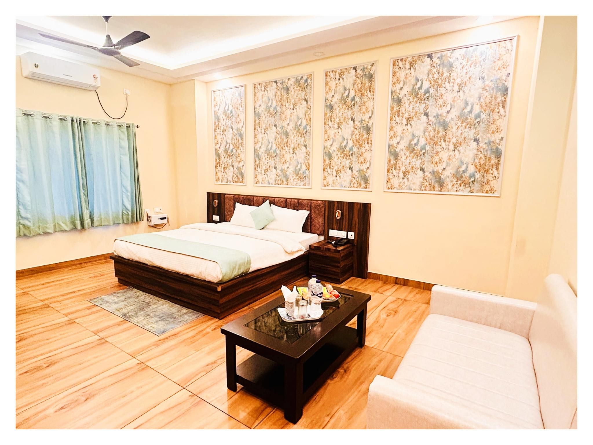 Hotel Crystal Palace Bettiah Deluxe Air Conditioning Room