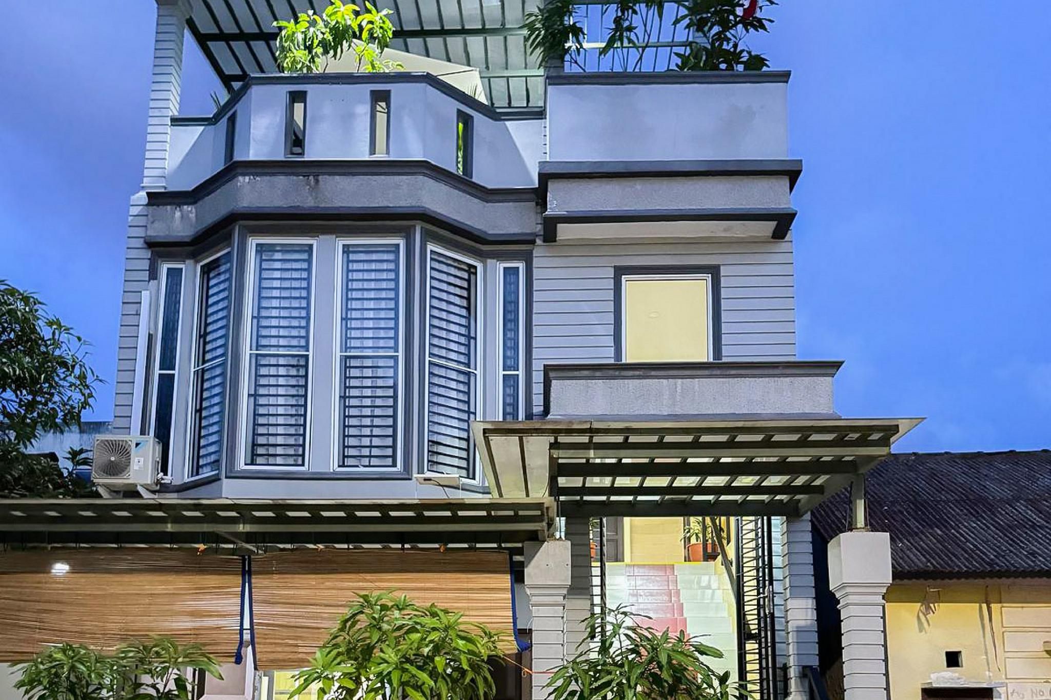 Urbanview Botania Meeting Point Batam by RedDoorz