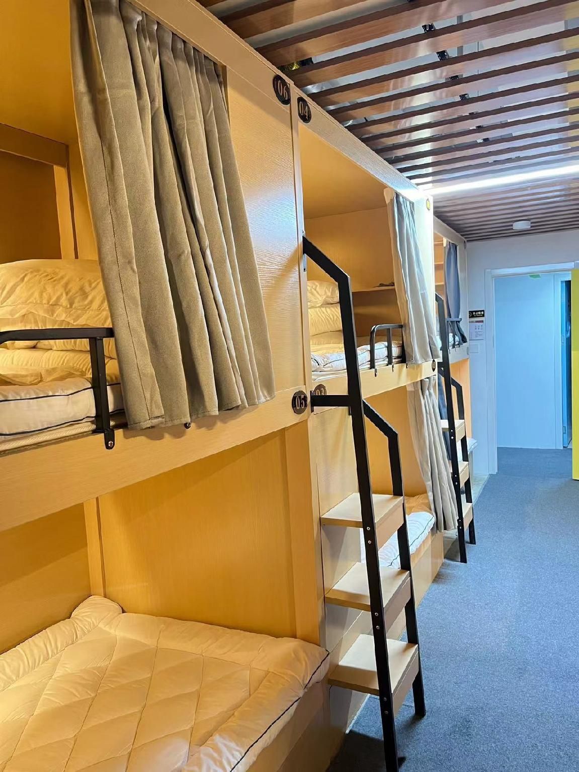1 Person in 10-Bed Dormitory - Male Only