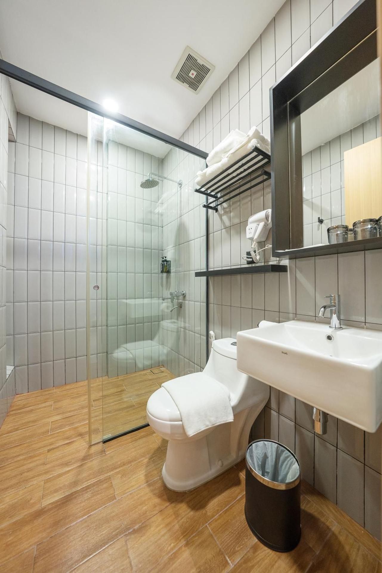 Deluxe Room - Non-Smoking