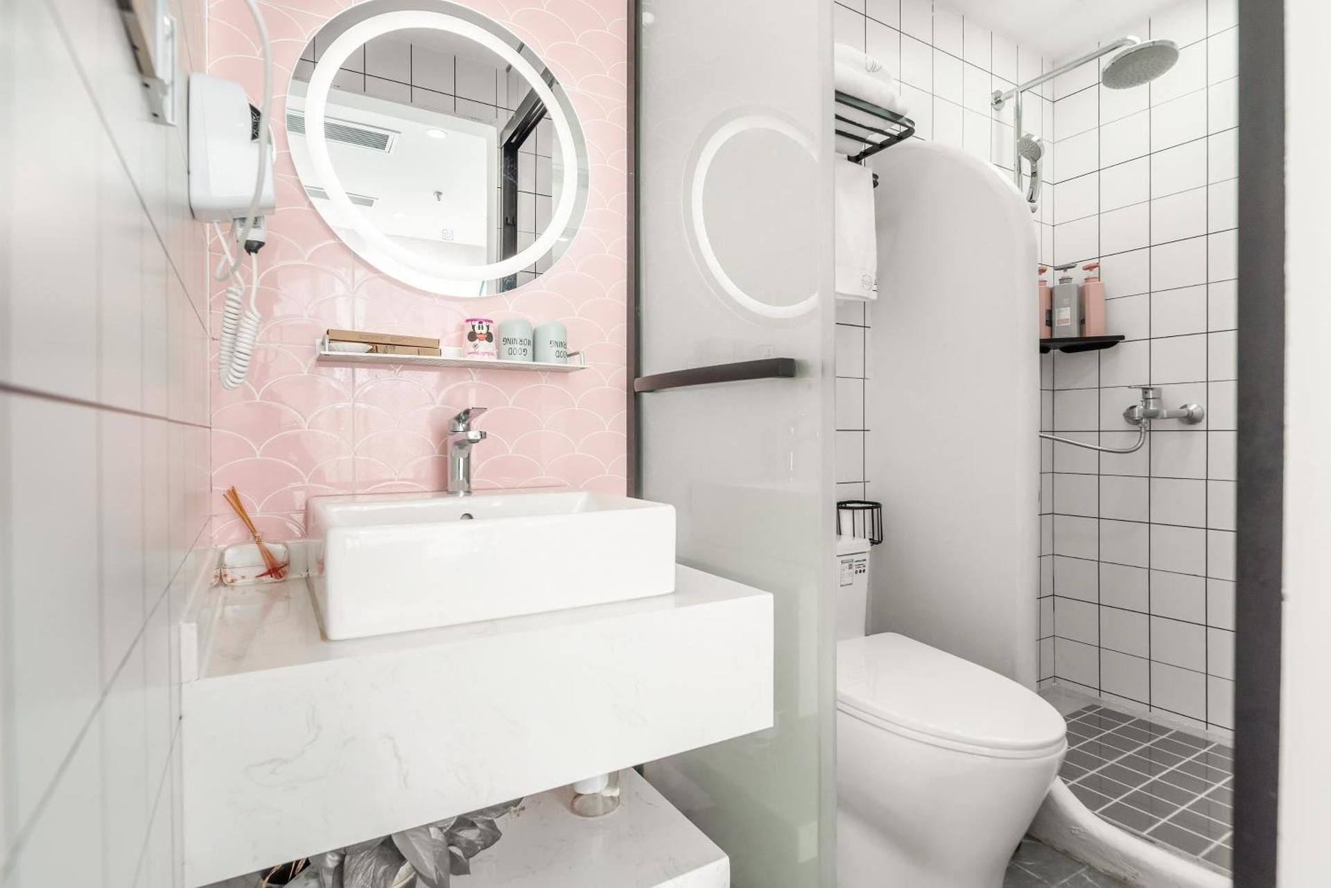 Standard family private bathroom