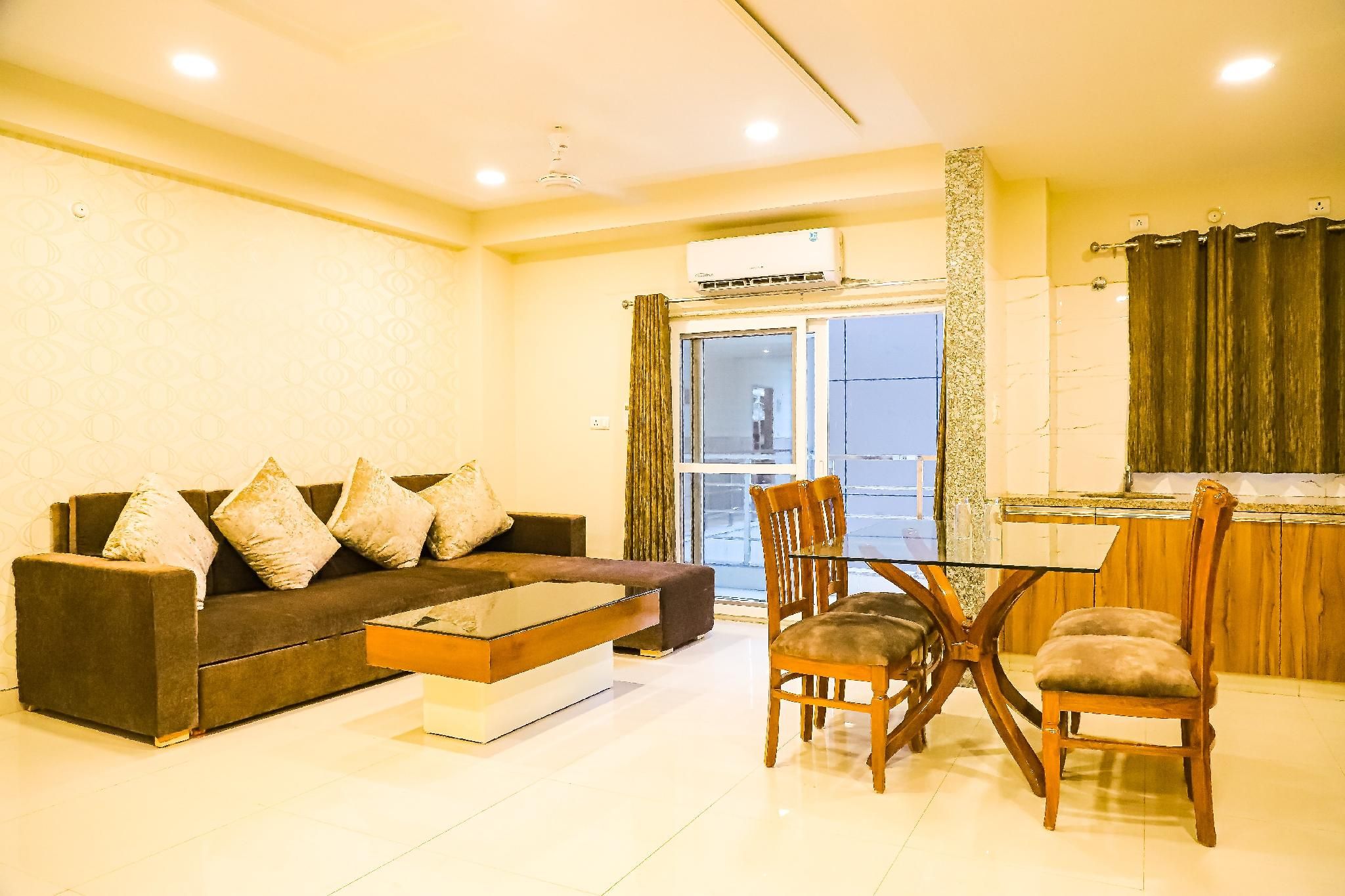  Hotel Shri Radha Nikunj Opp Prem Mandir Vrindavan Family Suite 2