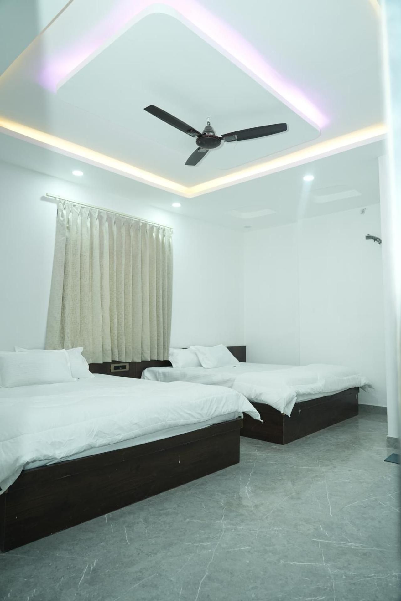 Hotel Kishan Kunj Triple Room 3