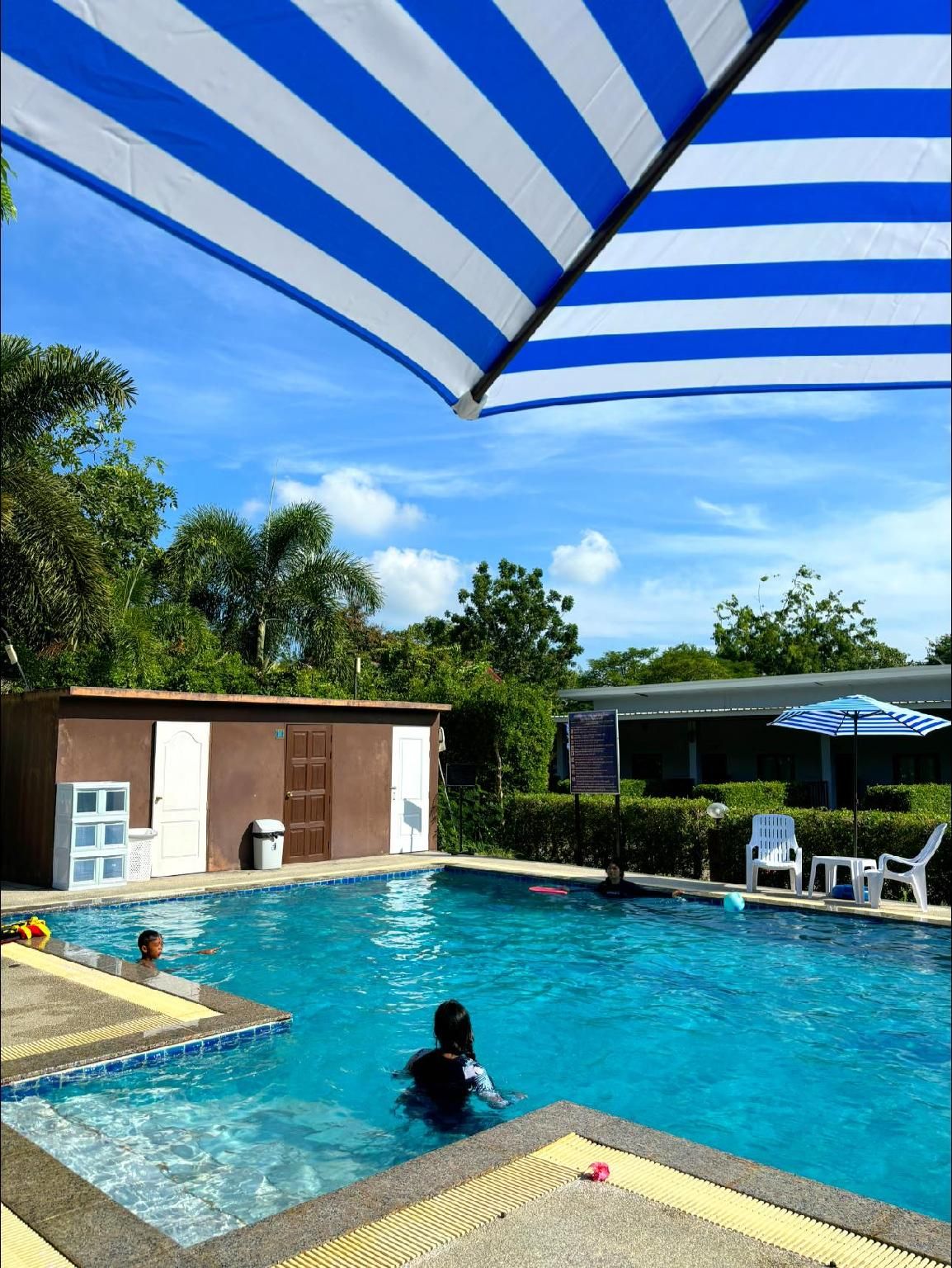Swimming pool