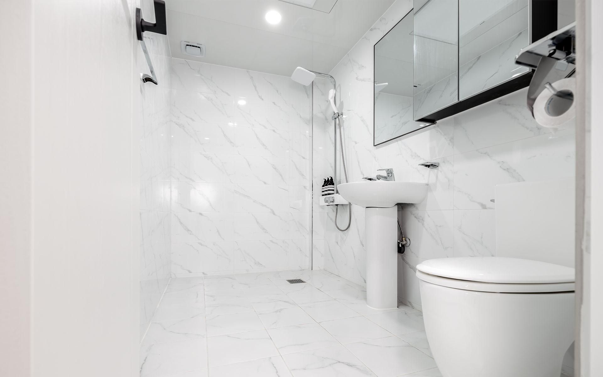 210 (Ocean View/Two Room)