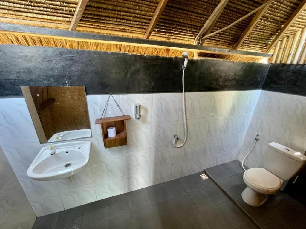 The golden Ave bungalow Deluxe Room 3