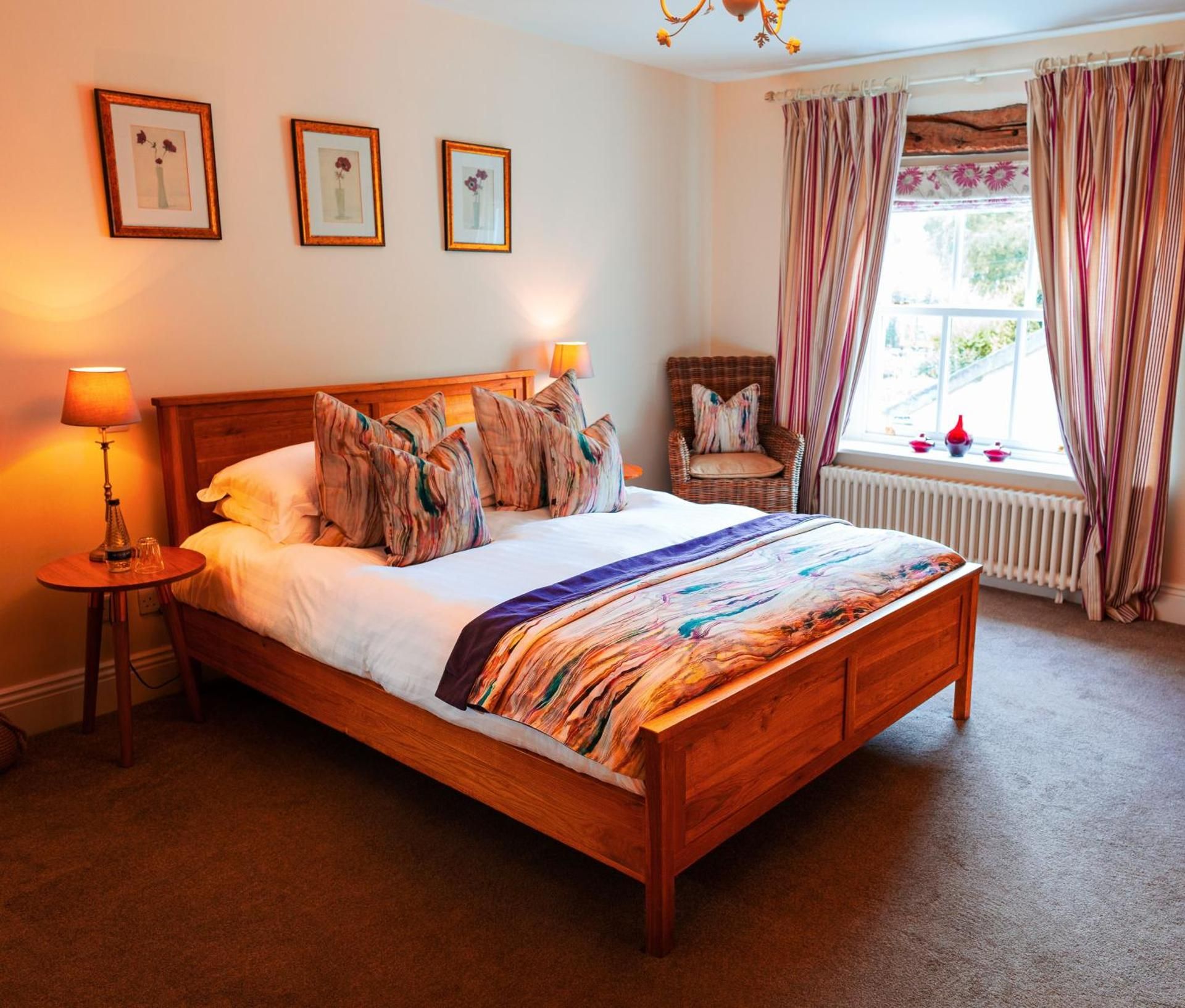 Plough Inn Standard King Room - Pet Friendly 2