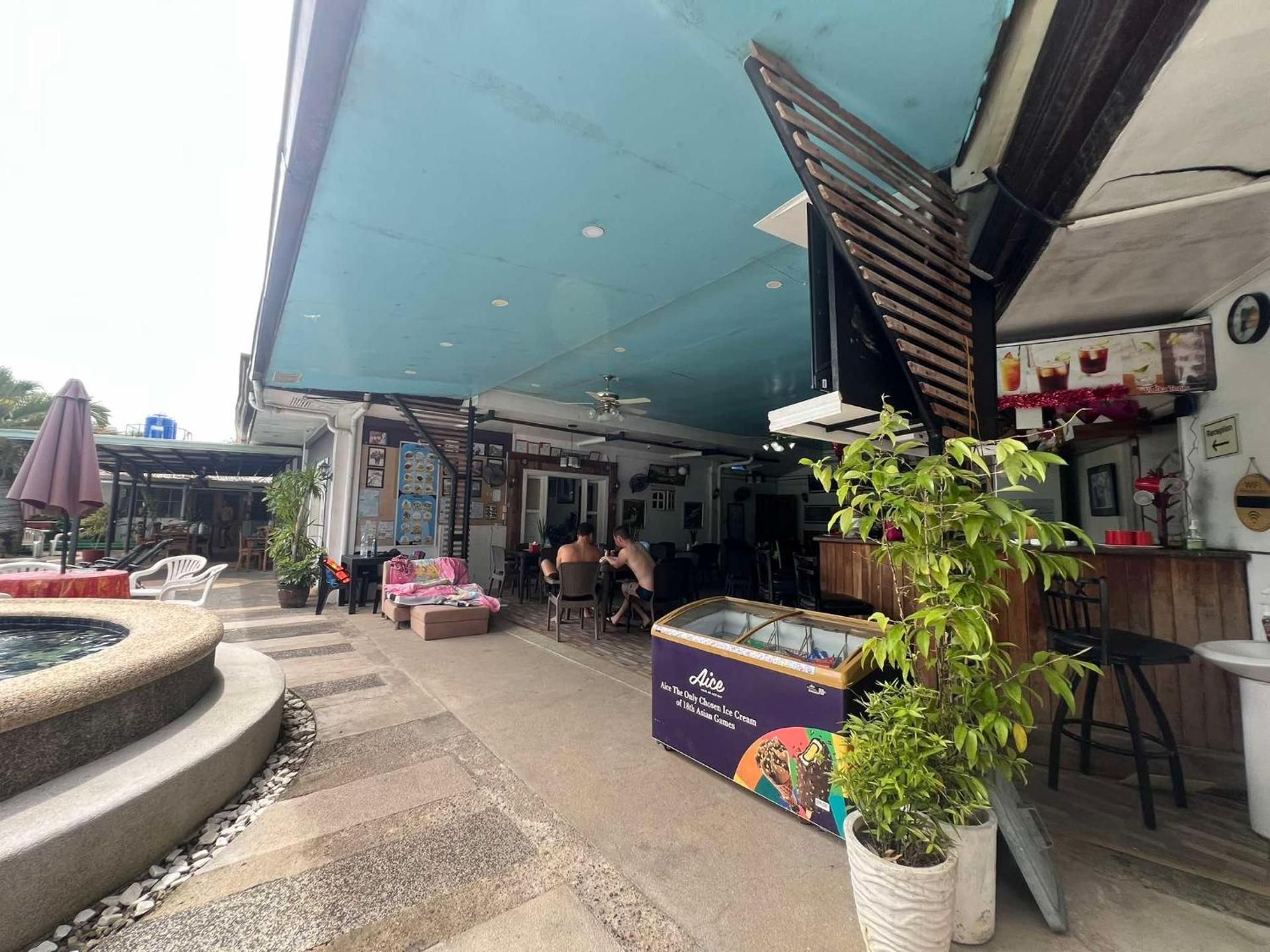 Ice Bear Bar & Tourist Inn