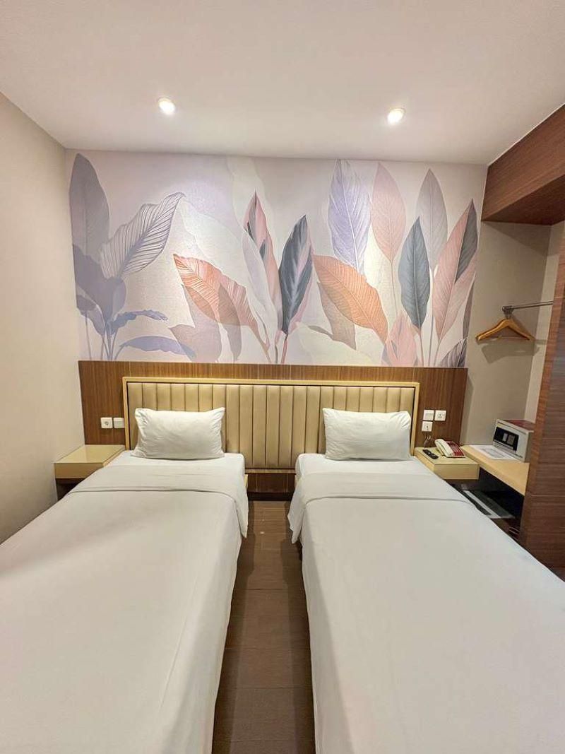 Alltrue Lite Hotel Nagoya Hill Batam Color Room - Twin bed