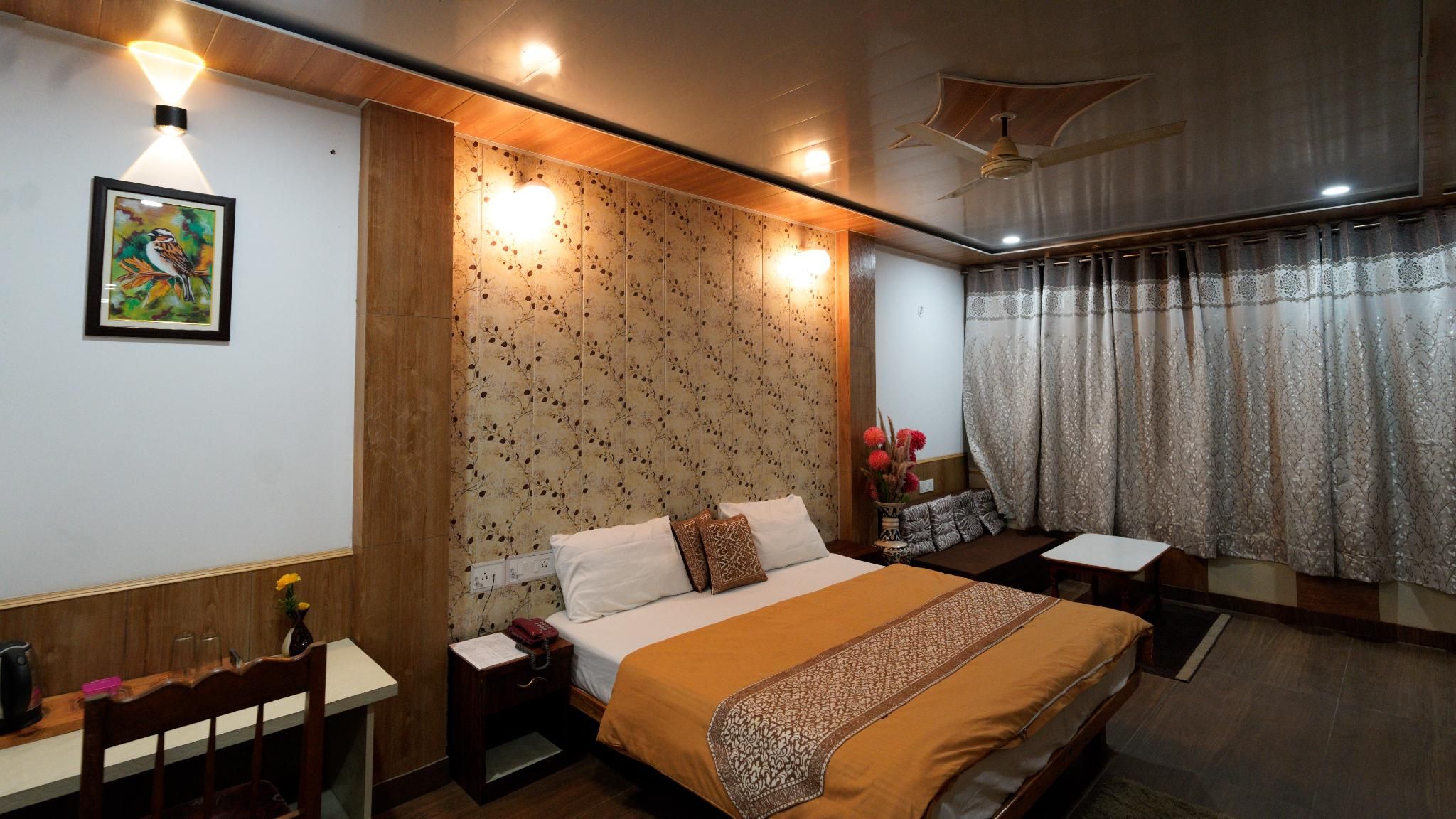 Plaza Hotel - Pithoragarh Grand Deluxe Mountain View 2