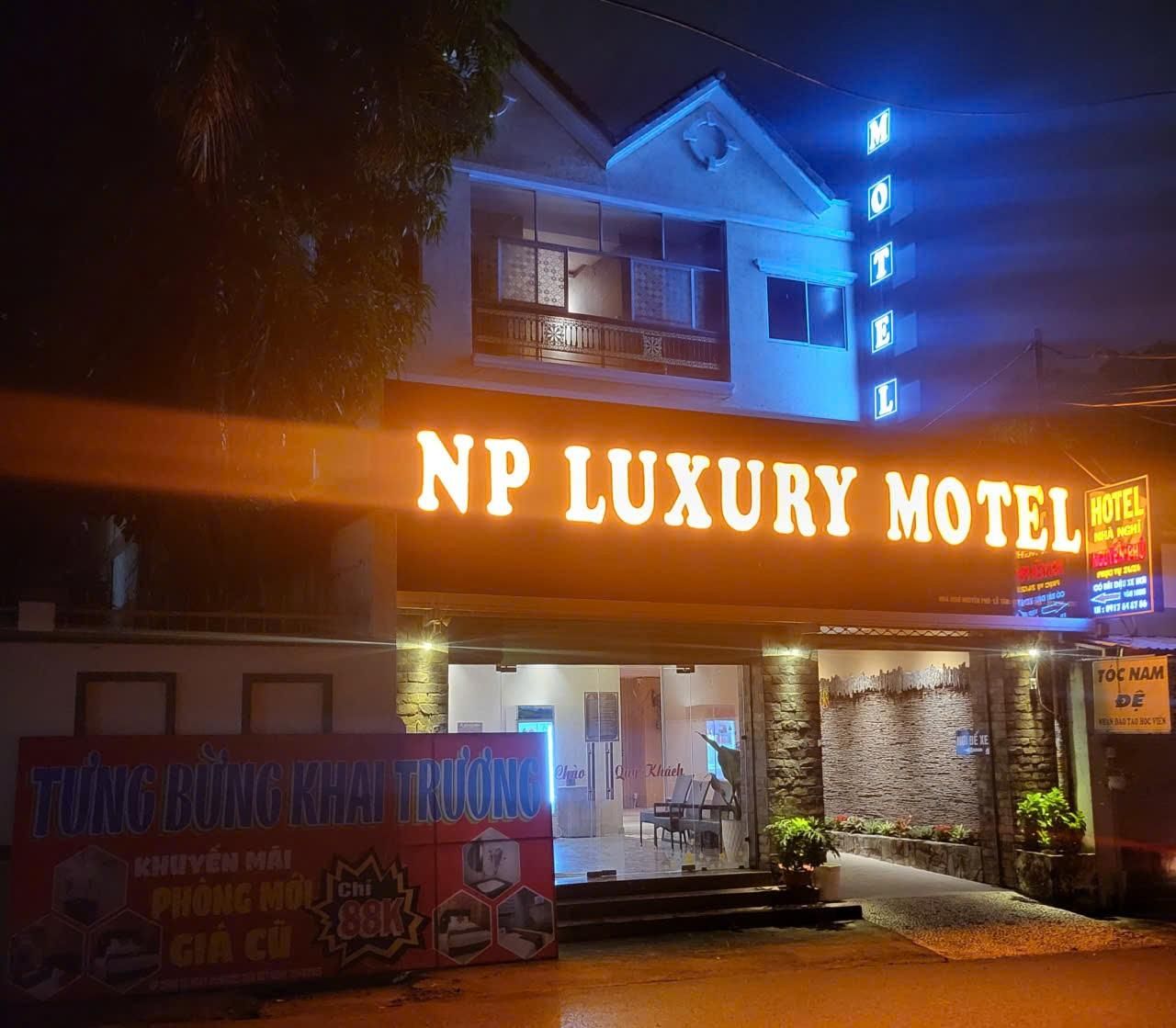 Np Luxury Motel