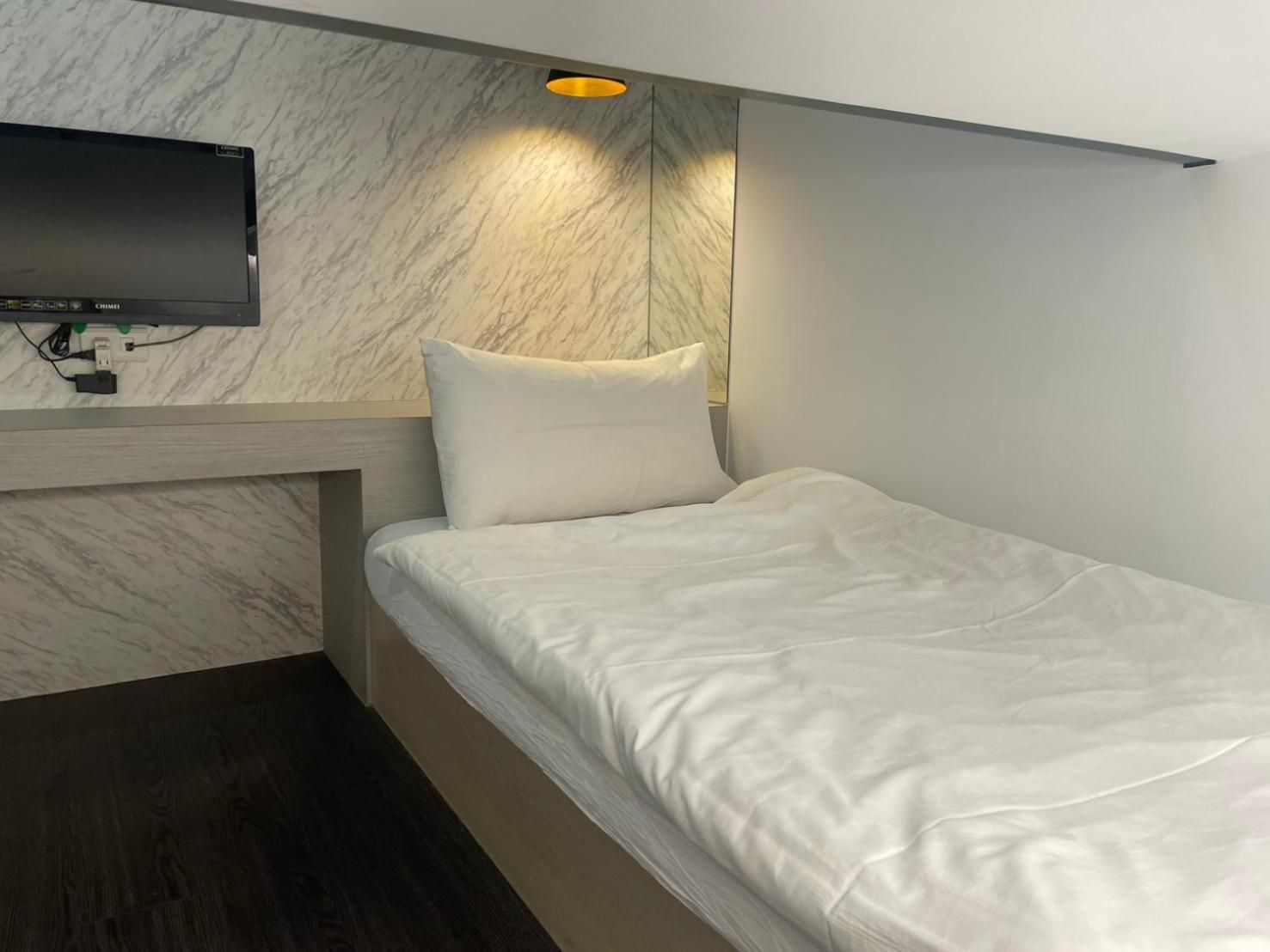 Single Room with Shared Bathroom