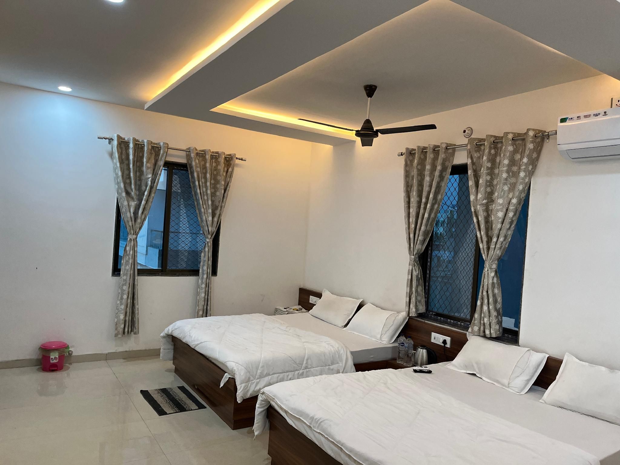 Hotel Shri Raghuvansh 2 Bedroom 1 Bathroom 2