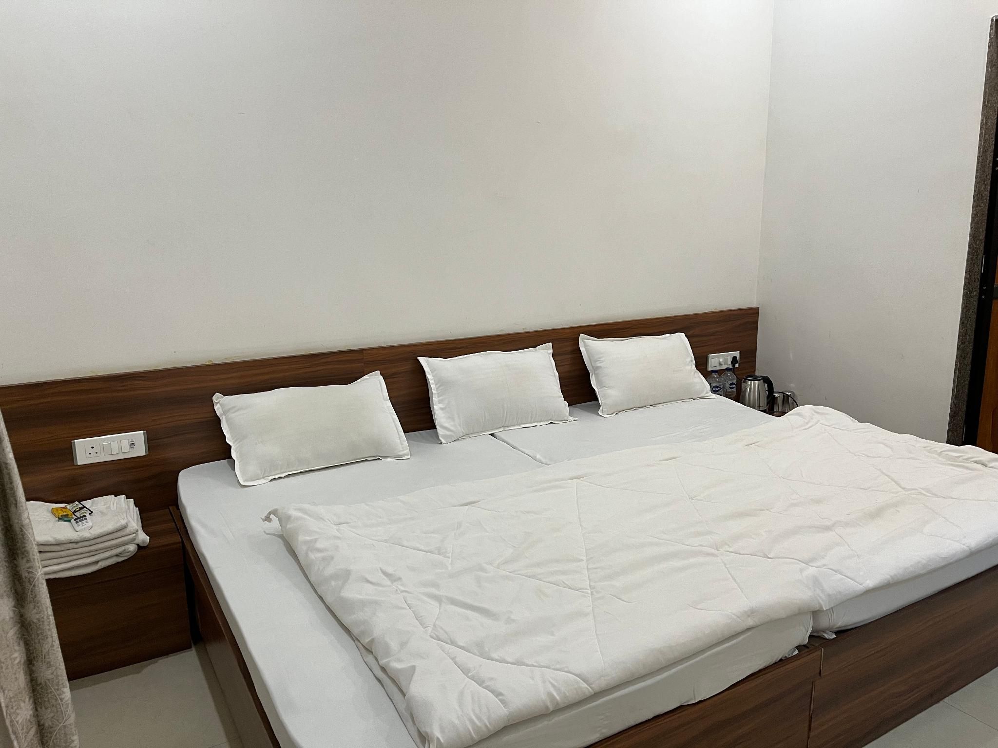 Hotel Shri Raghuvansh Triple Deluxe