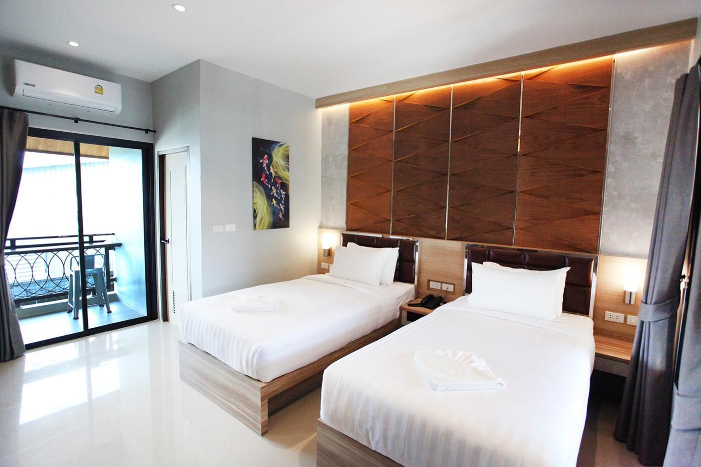 Studio Twin with Balcony