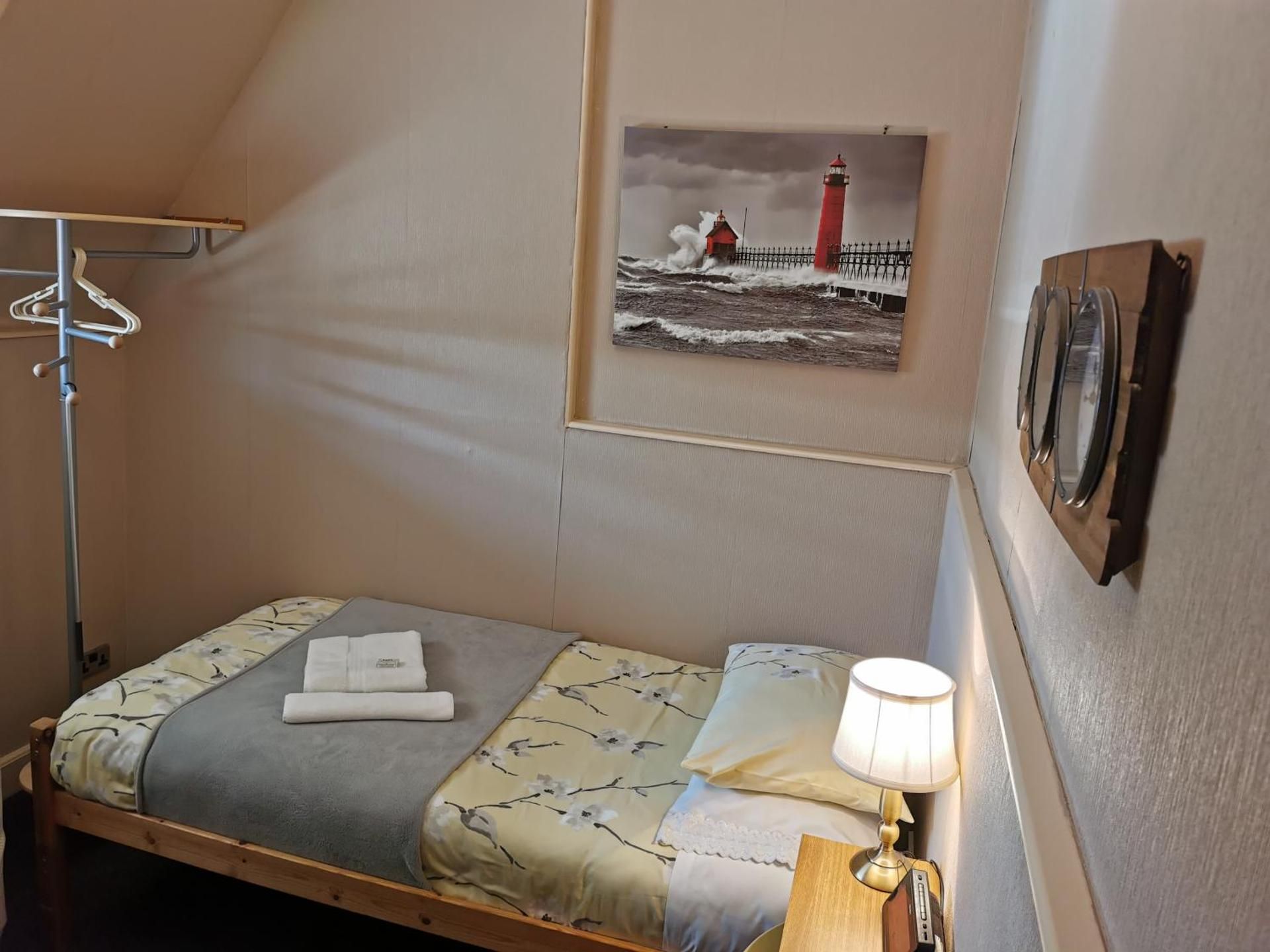 Brig O'Doon Guest House Single Room with Shower 3