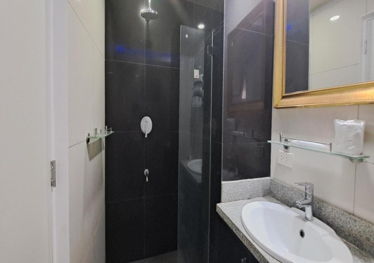 Kandi Palace One-Bedroom Apartment 16