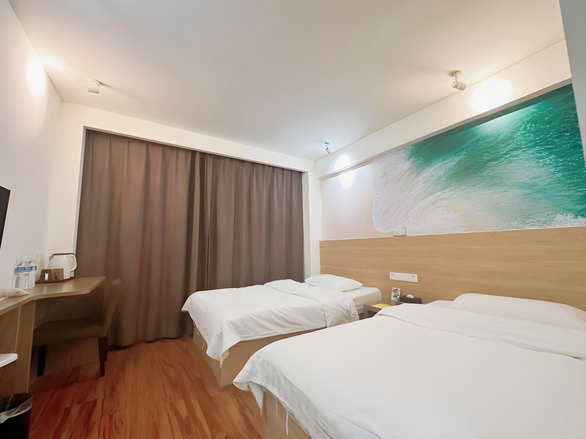 Youth Hostel in the City of Settlement Standard Twin Room for 2 People with 2 Single Beds - Non-Smoking 2