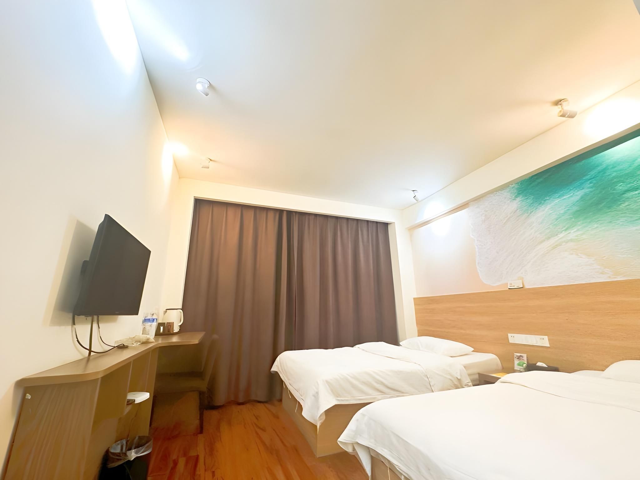 Youth Hostel in the City of Settlement Standard Twin Room for 2 People with 2 Single Beds - Non-Smoking 3