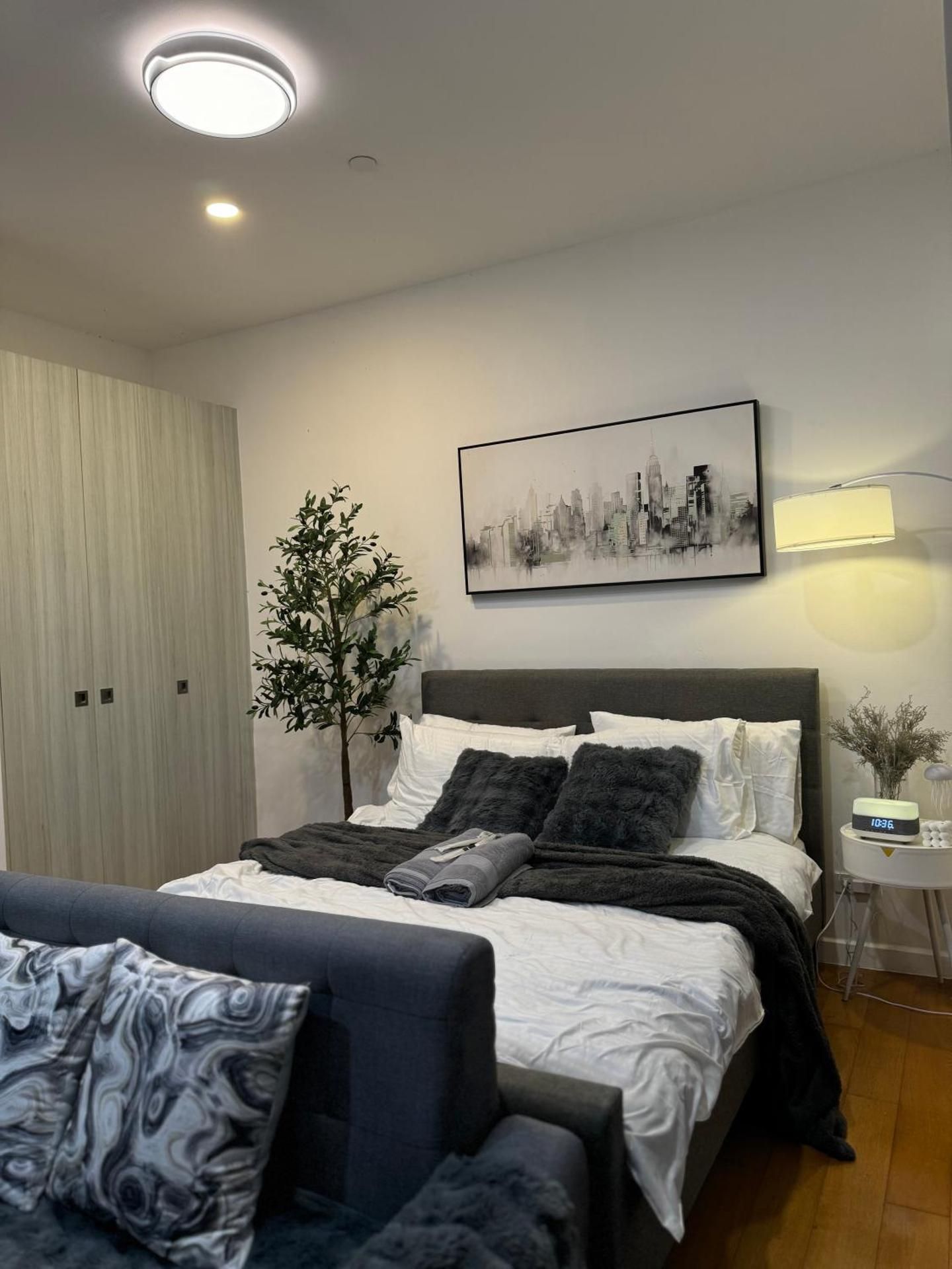 zuvyph Apartment with Balcony