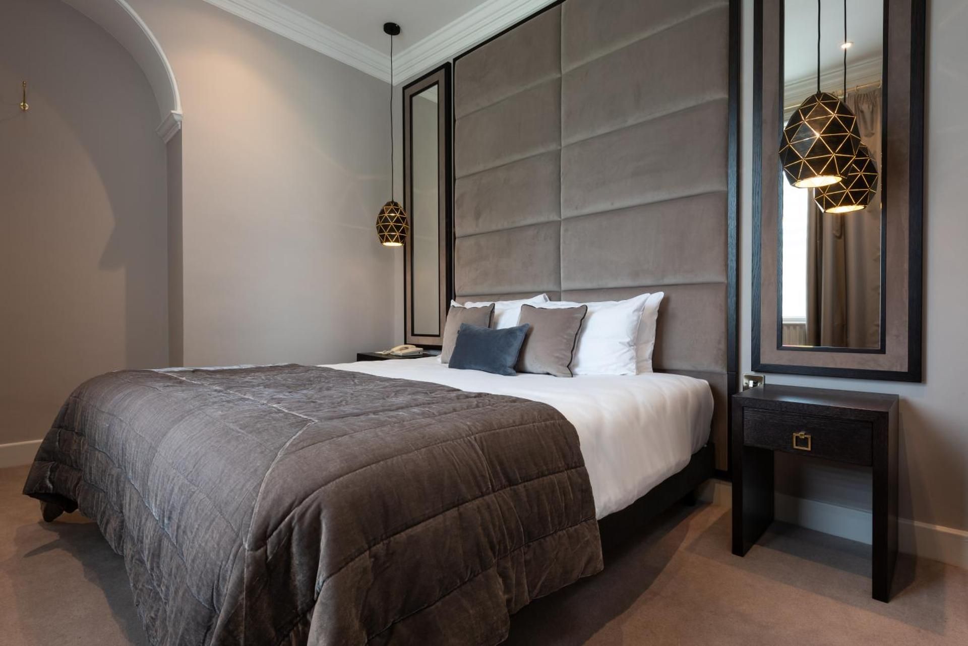 Privilege Room with King-Size Bed