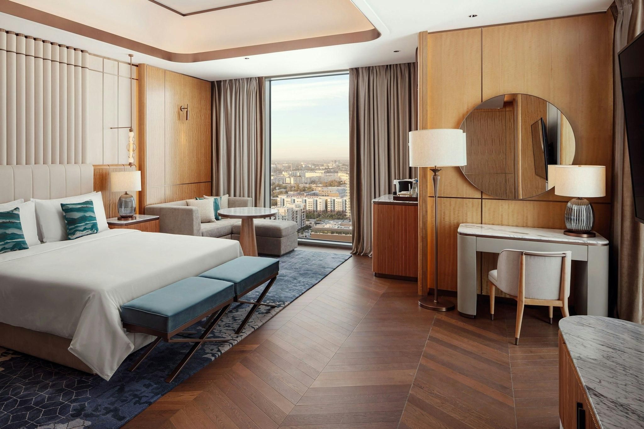 Premier, Guest room, 1 King, City view